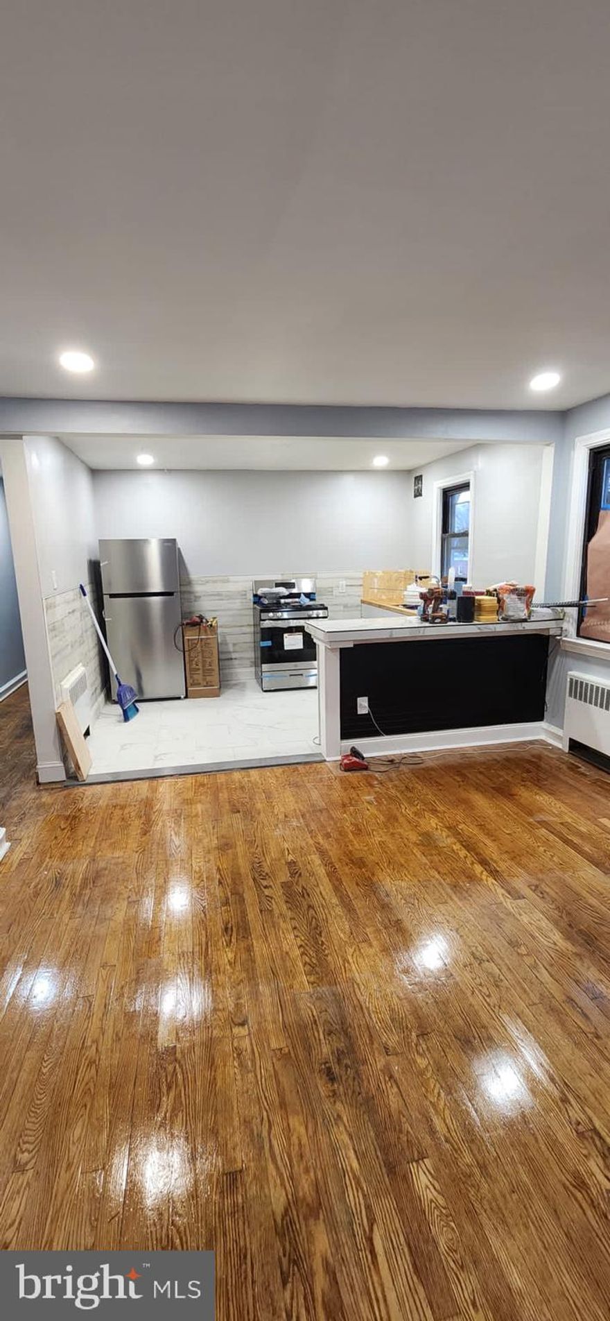 NEWLY RENOVATED!  Second floor unit in Sun Hill section of Chester.  One Bedroom and Bath!  This unit has been tastefully renovated with all modern finishes.  Beautiful hardwood floors, open floor plan to kitchen with new appliances! New bath and shower plus spacious bedroom with large closet. Private entrance. Close to public transportation and major highways.  Walking distance to Widener University!

Only qualified tenants need apply!  Qualifications required are credit  score of at least 620, good rental history and no evictions, monthly income of $3850.00 and clean background check.