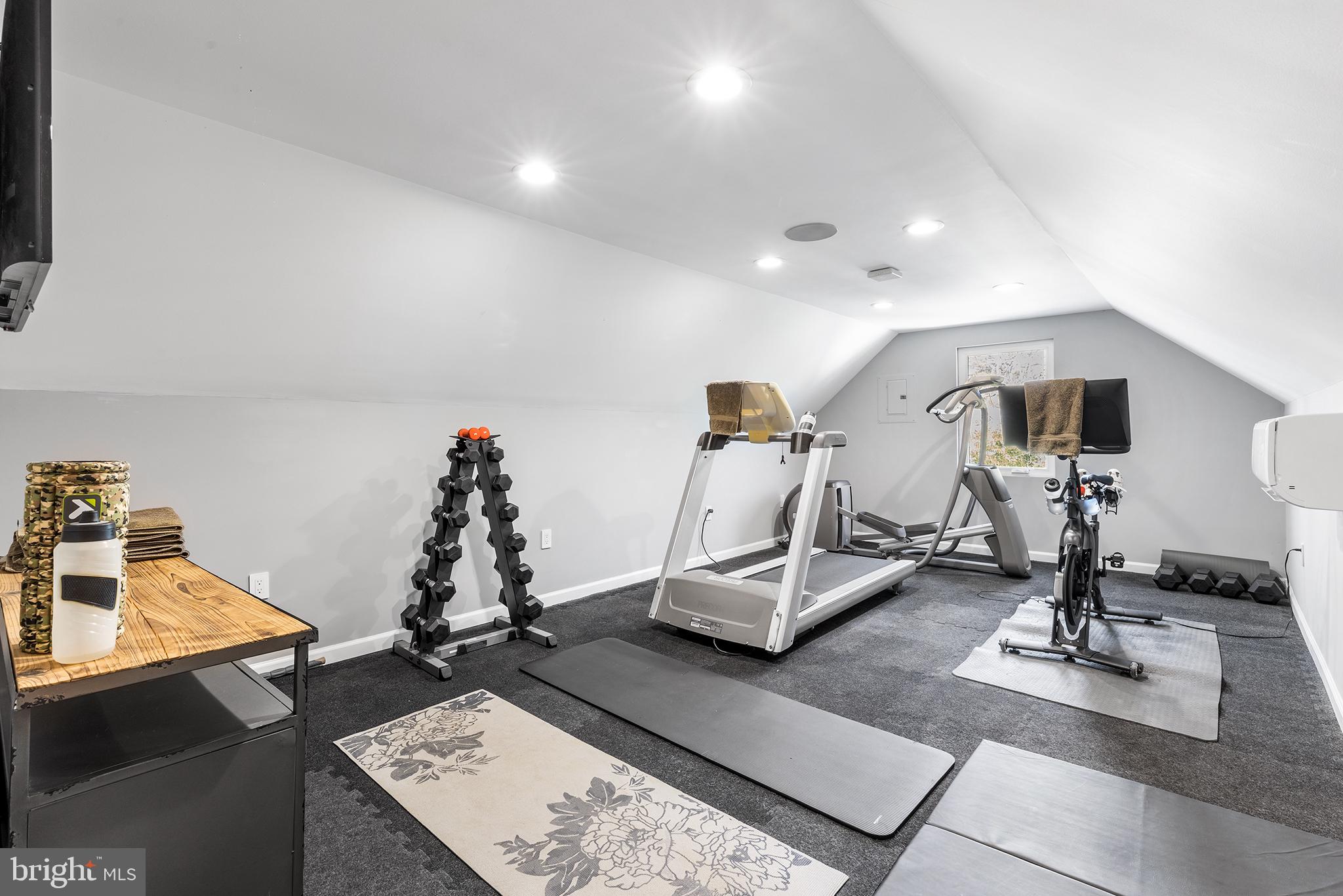 GWYNEDD CHASE - Residential