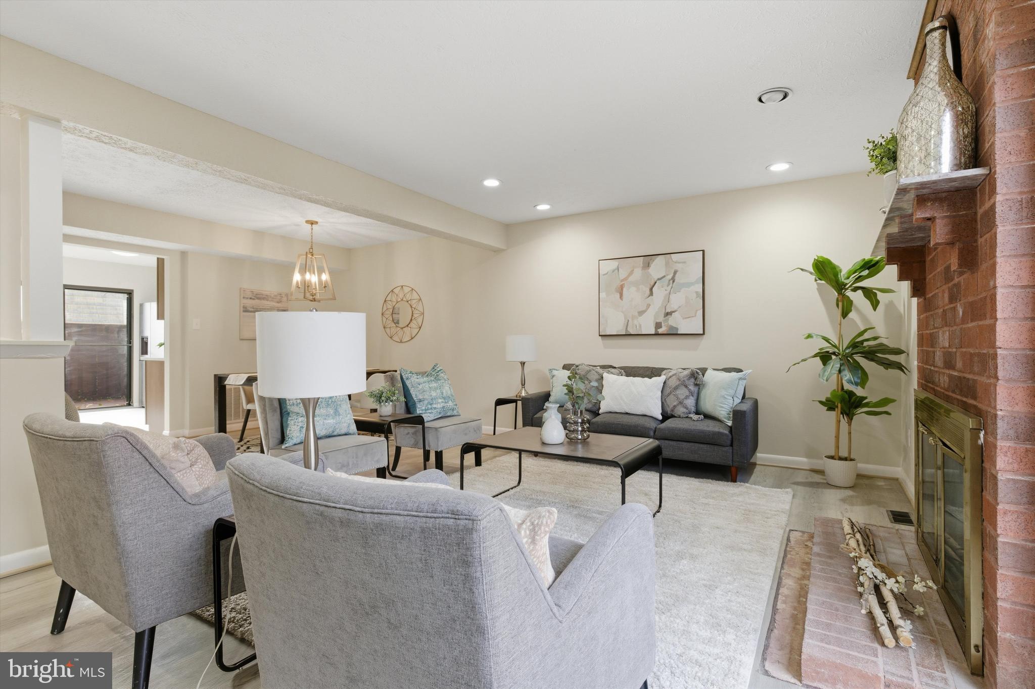 SLADE VILLAGE - Residential