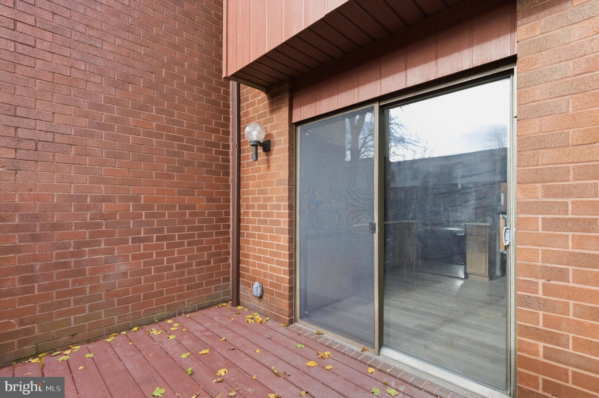 SLADE VILLAGE - Residential