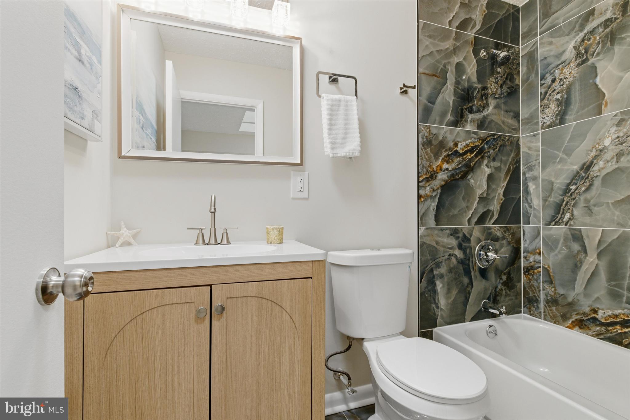 SLADE VILLAGE - Residential