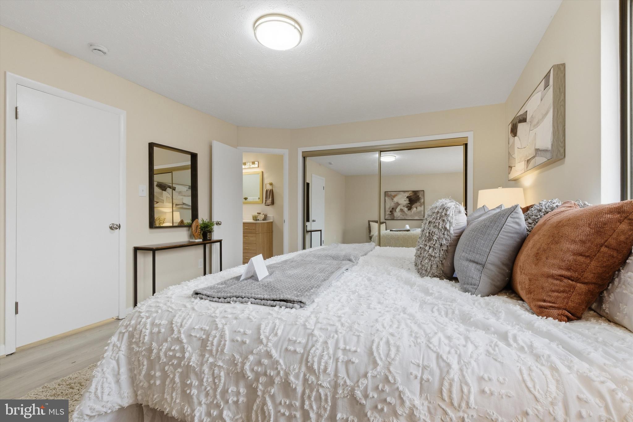 SLADE VILLAGE - Residential