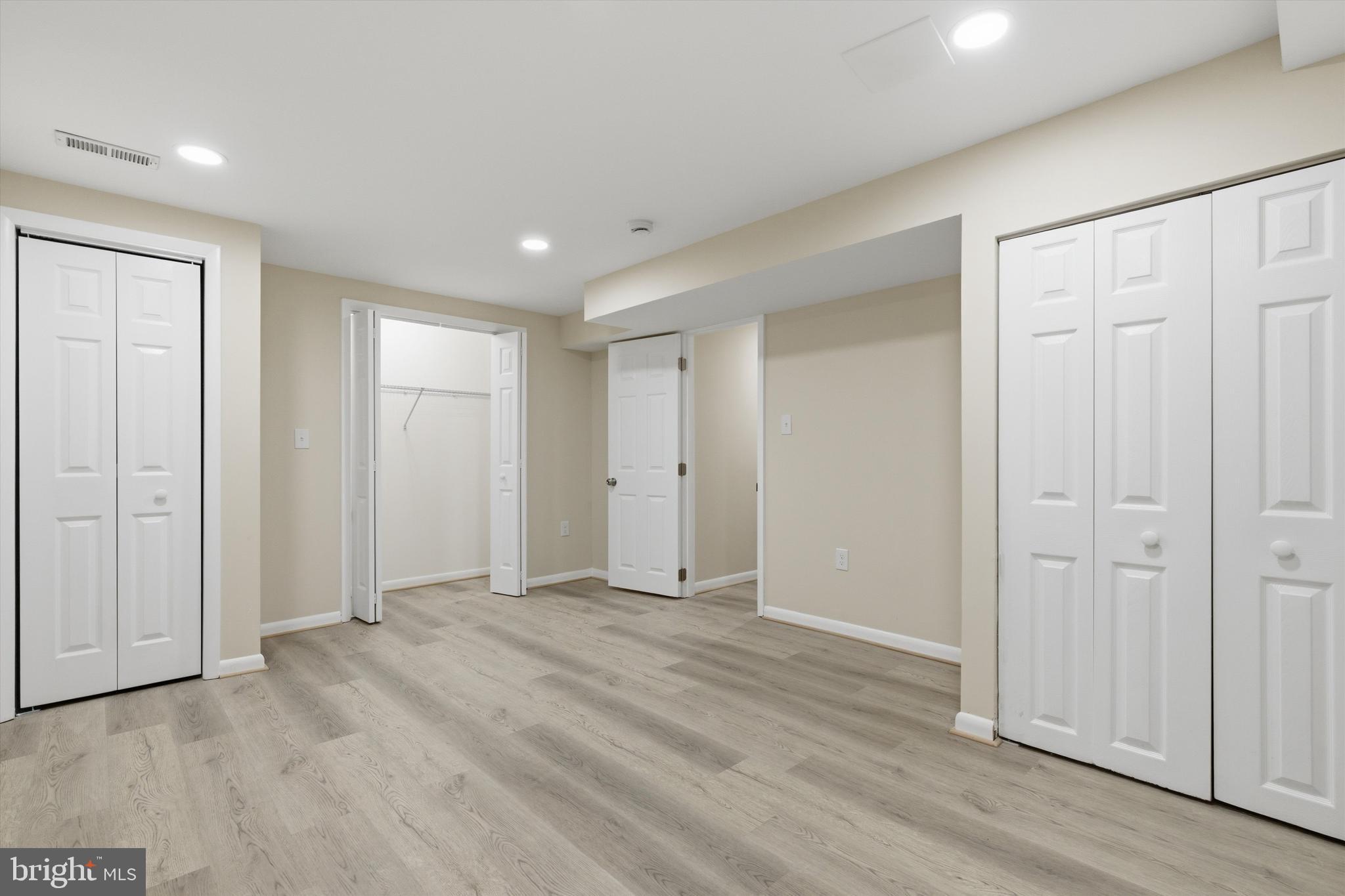 SLADE VILLAGE - Residential