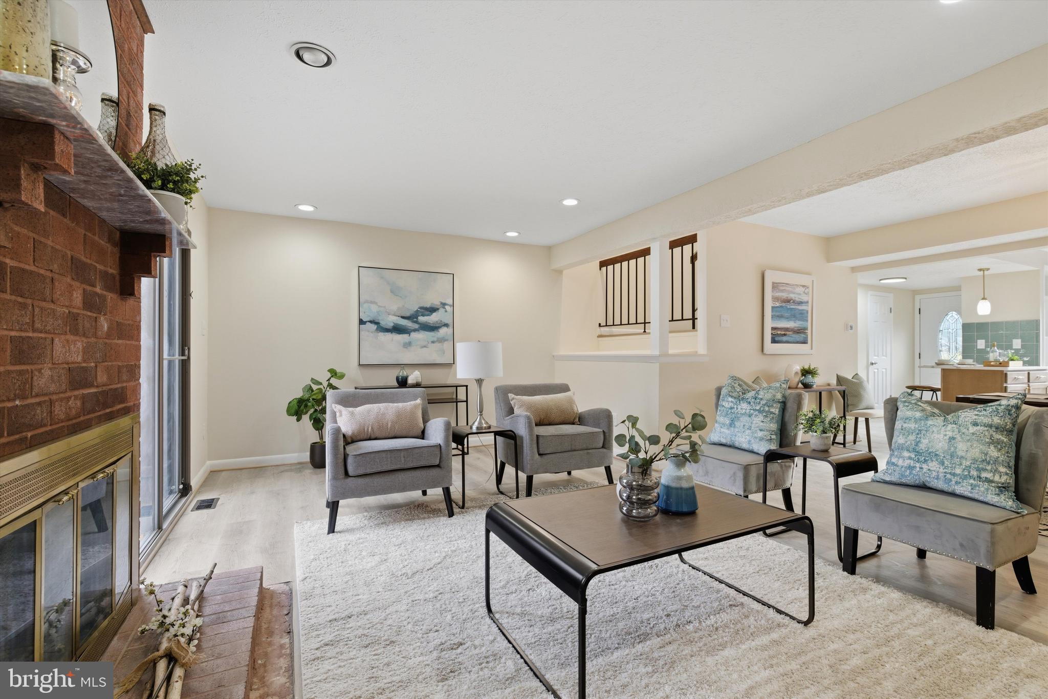 SLADE VILLAGE - Residential