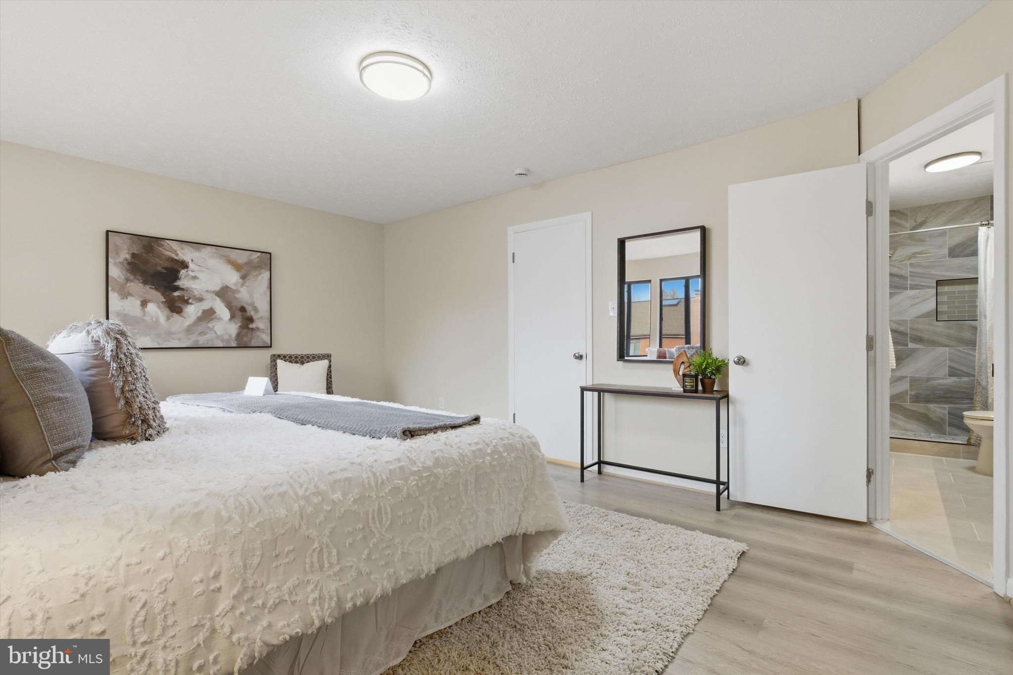 SLADE VILLAGE - Residential