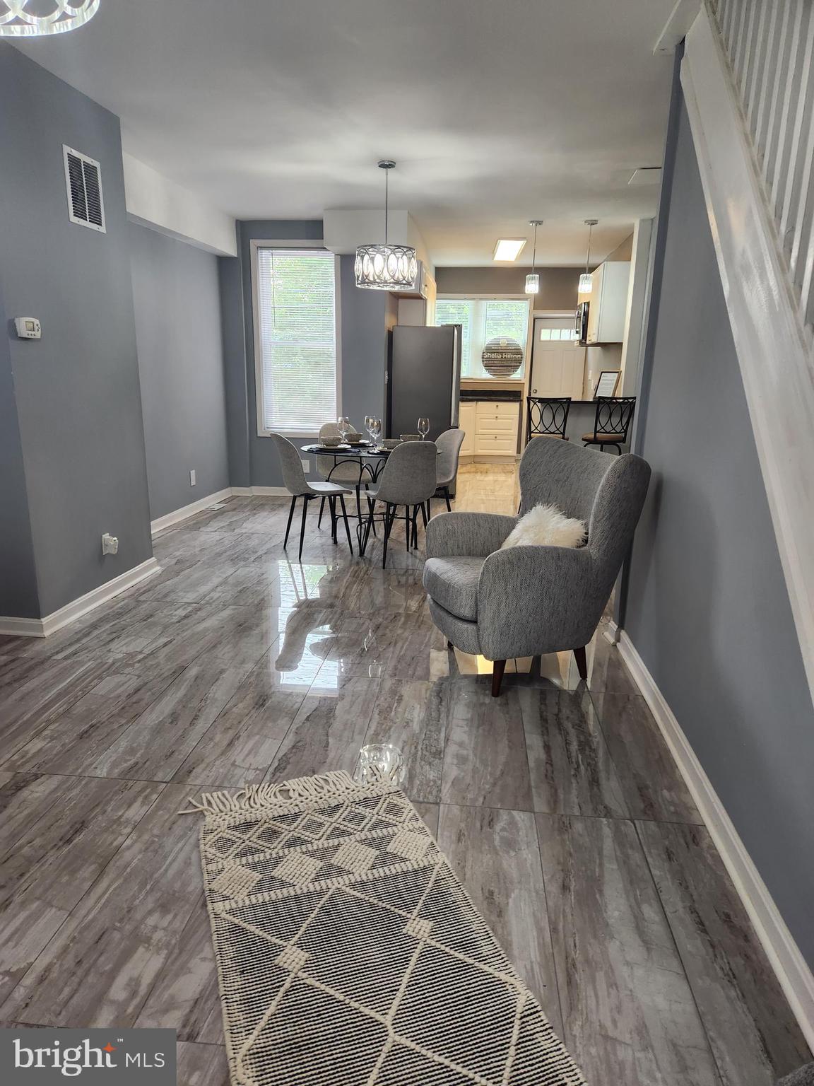 EAST SIDE - Residential