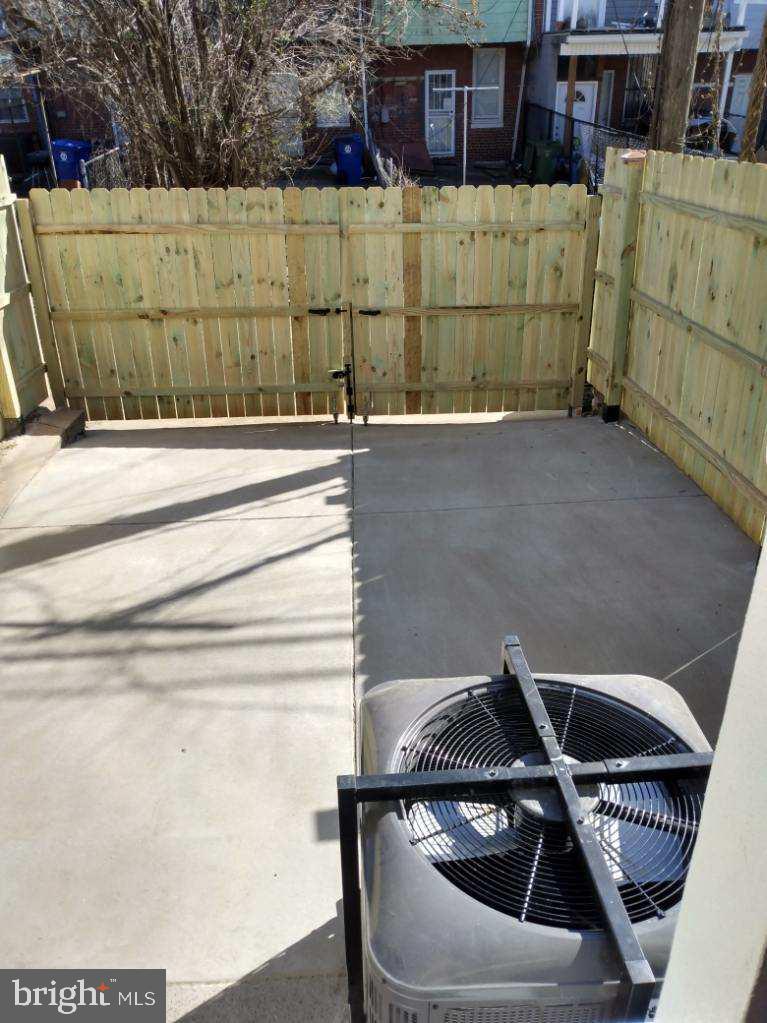 EAST SIDE - Residential