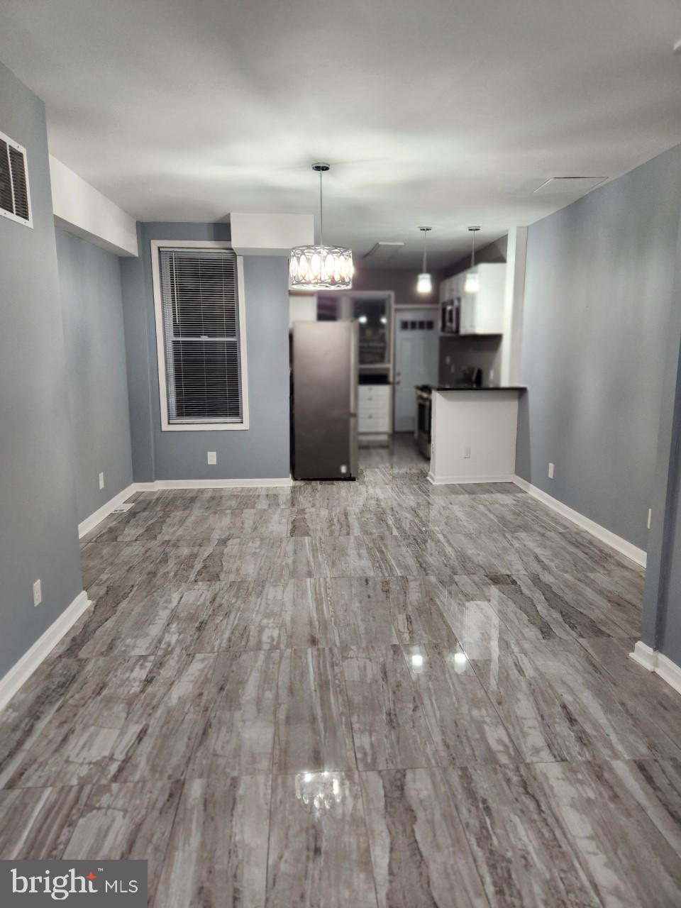 EAST SIDE - Residential