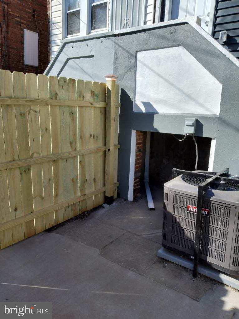 EAST SIDE - Residential