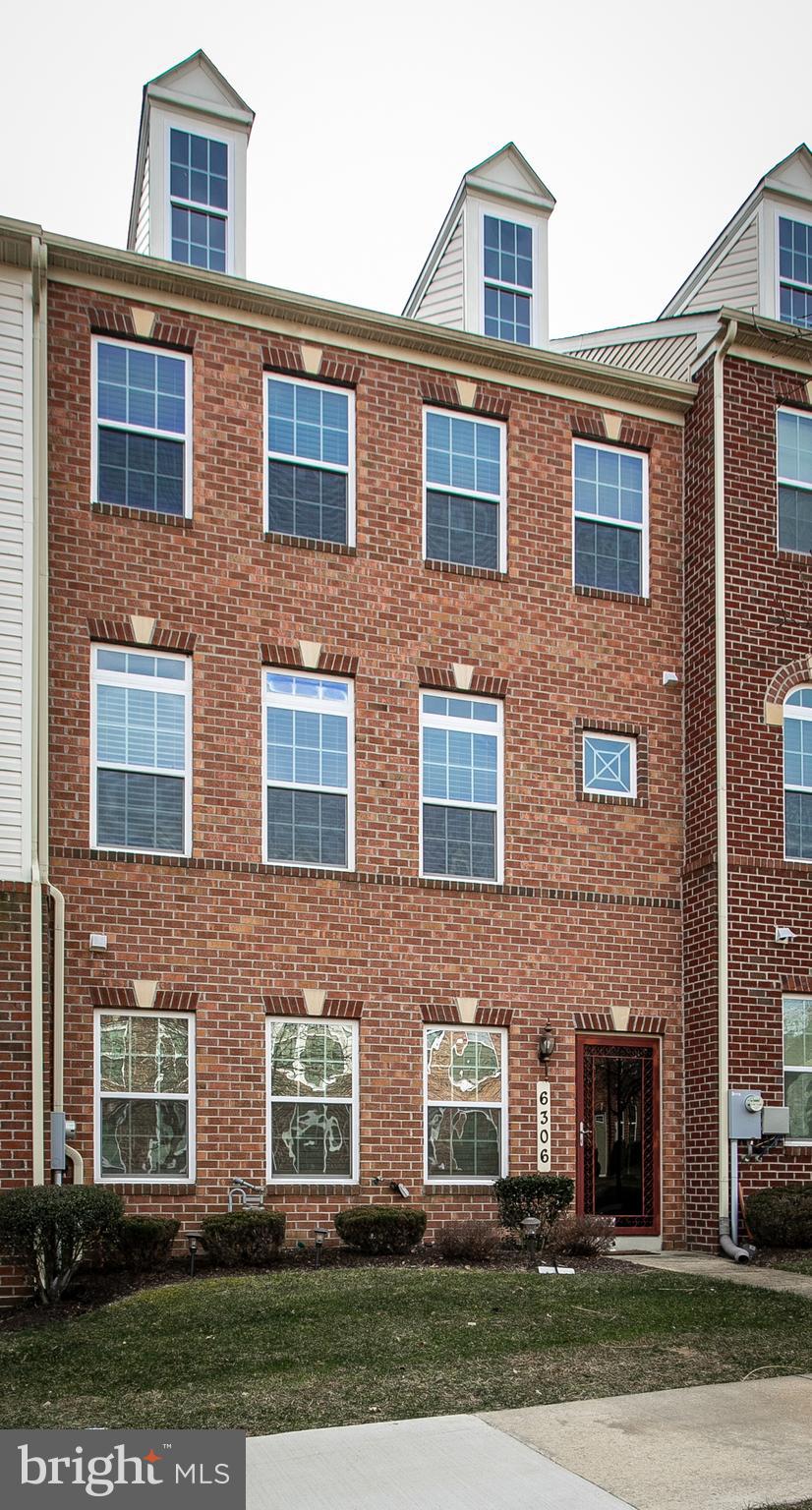 THE PARK AT ADDISON METRO - Residential