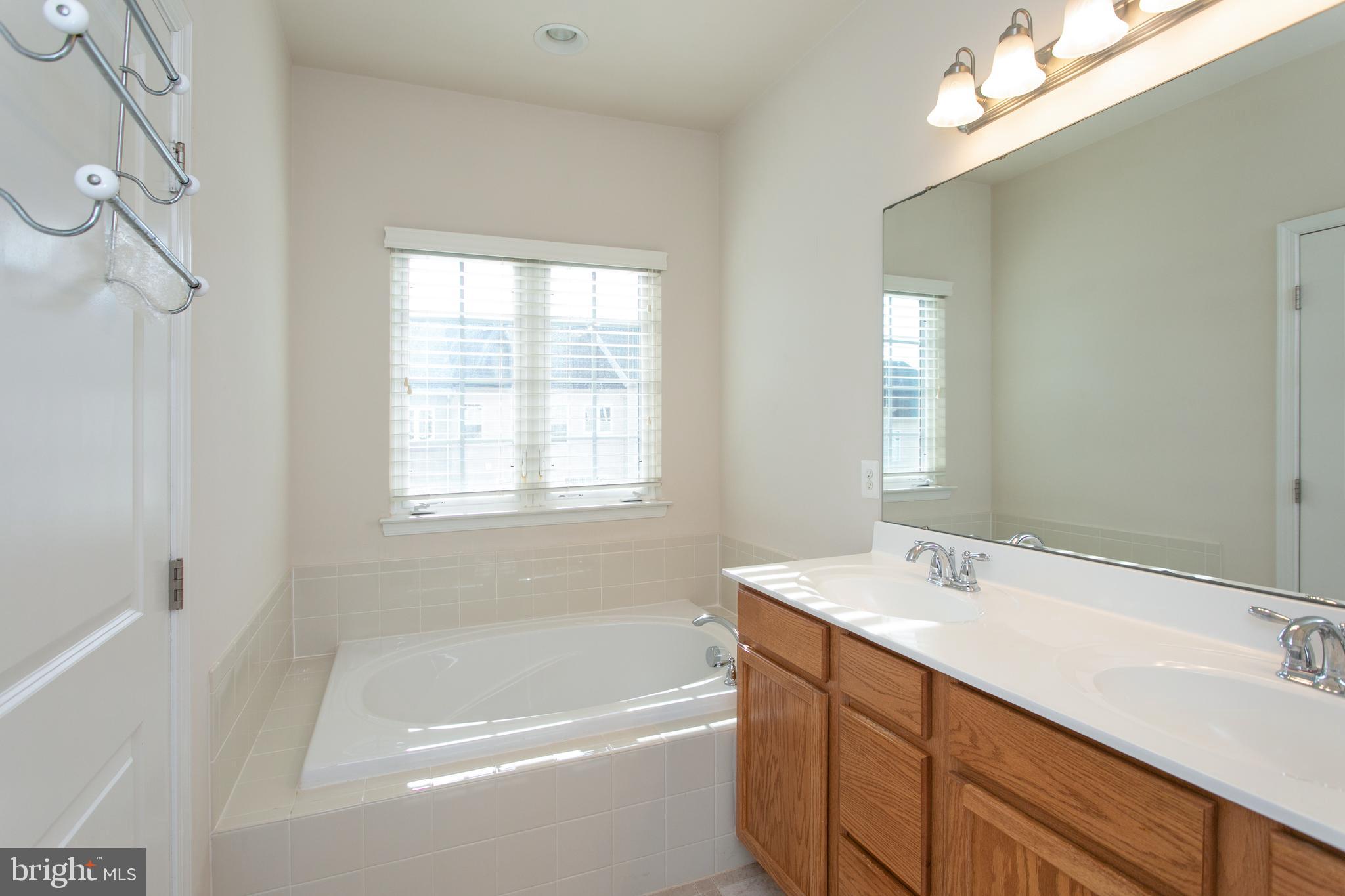 THE PARK AT ADDISON METRO - Residential