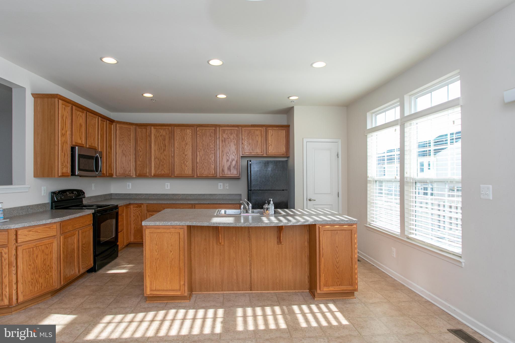 THE PARK AT ADDISON METRO - Residential