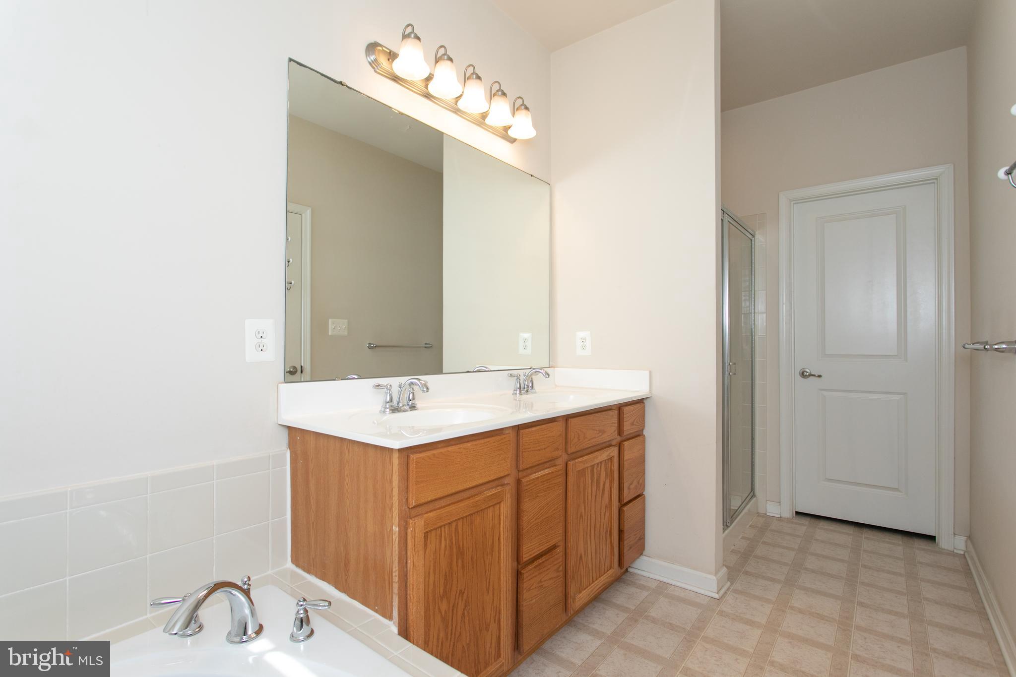 THE PARK AT ADDISON METRO - Residential