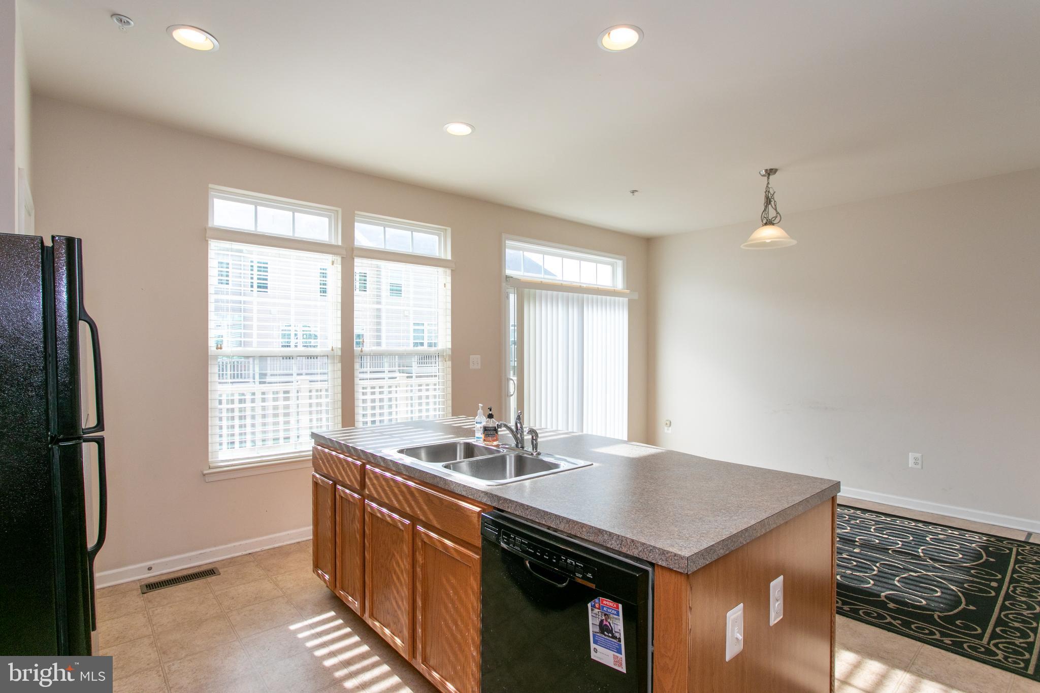 THE PARK AT ADDISON METRO - Residential