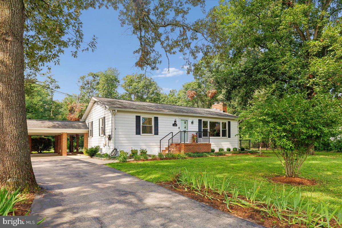 833 MEADOW ROAD