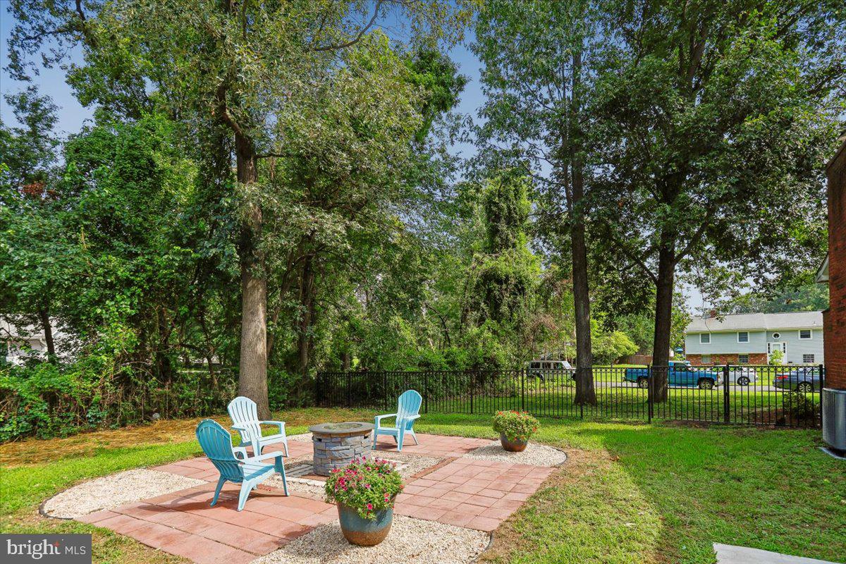 833 MEADOW ROAD