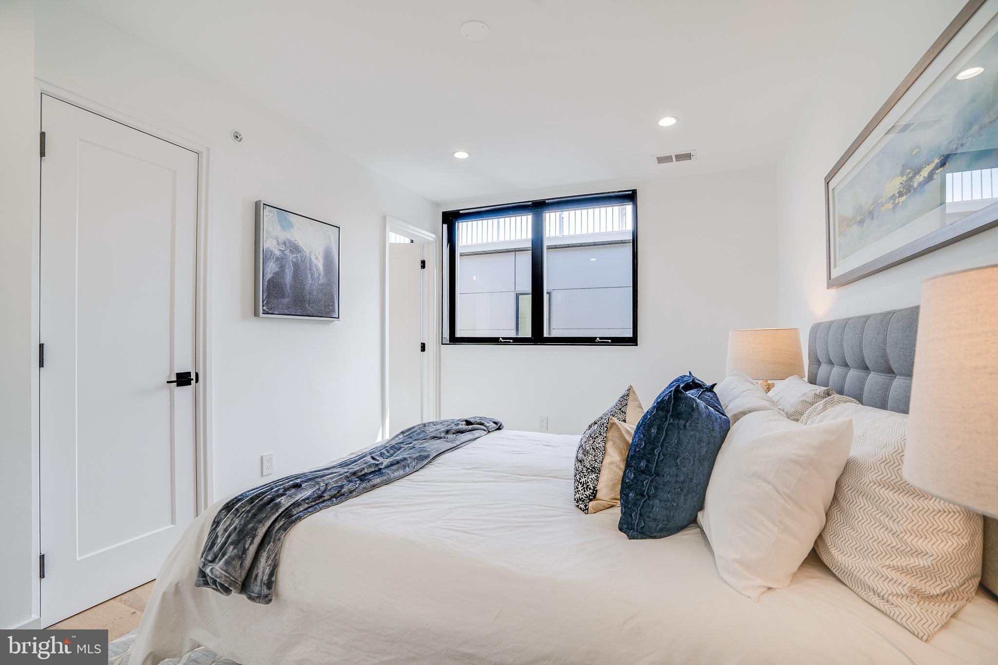 GRADUATE HOSPITAL - Residential