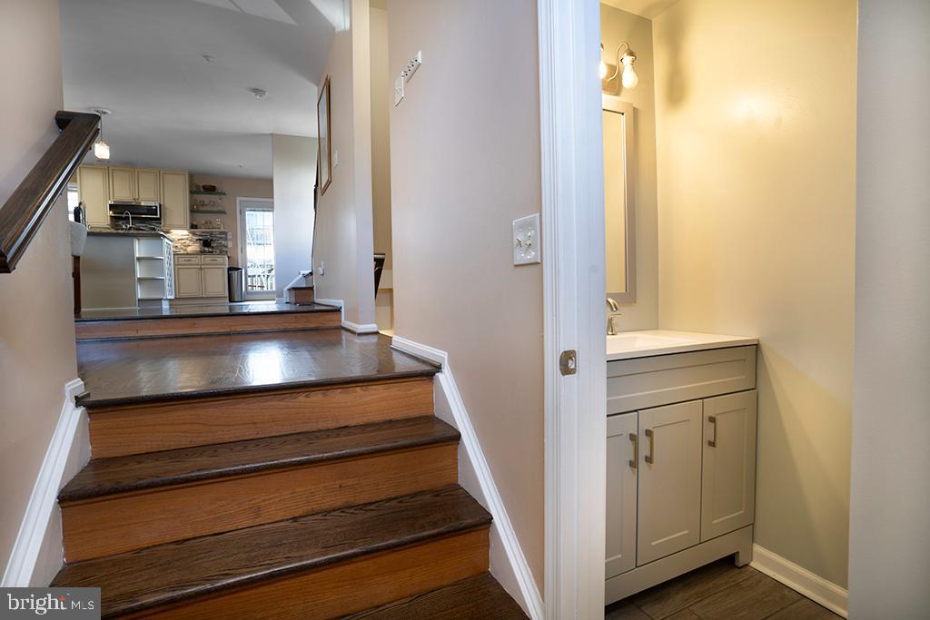 6801 DAMSEL COURT