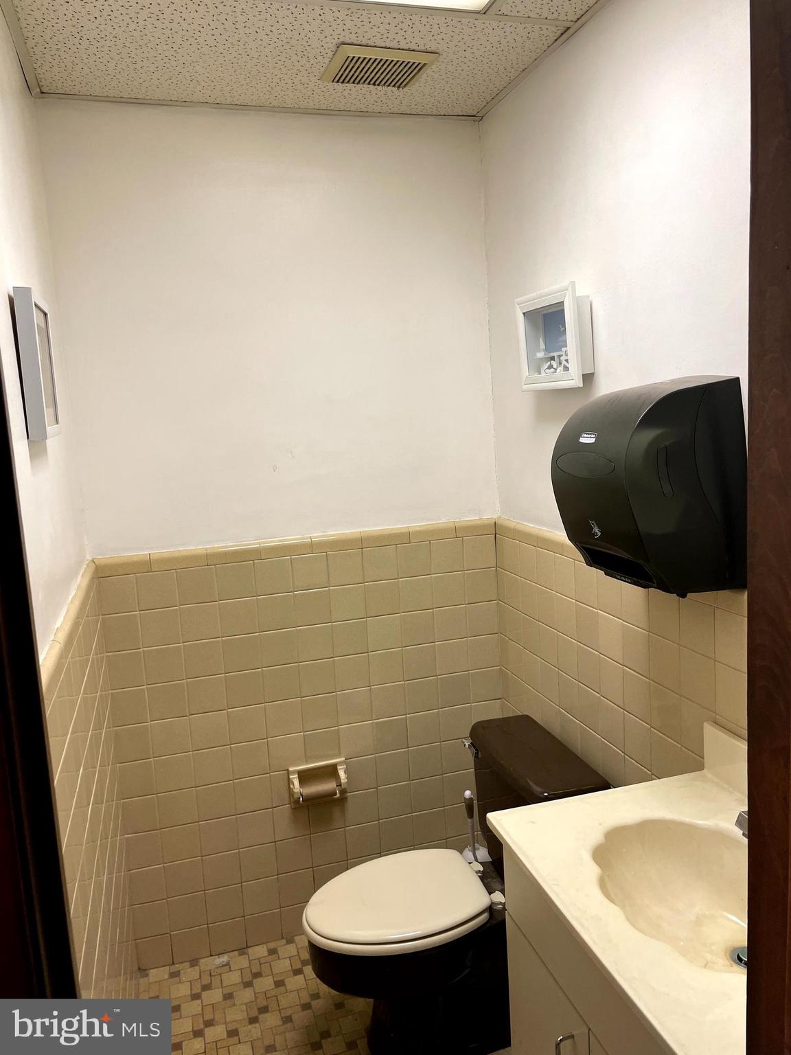 WHARTON - Commercial Lease