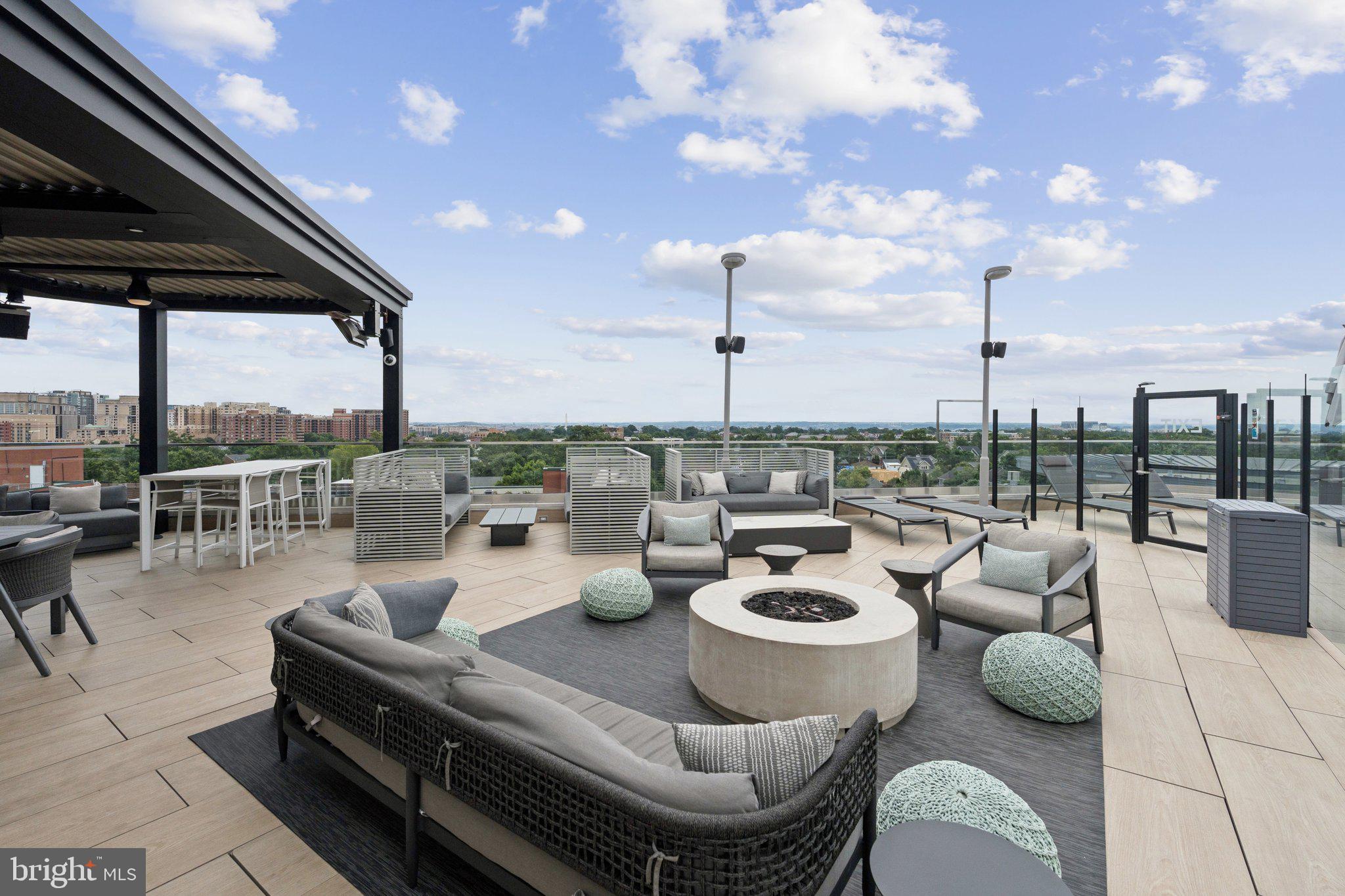 1021 N GARFIELD STREET 233