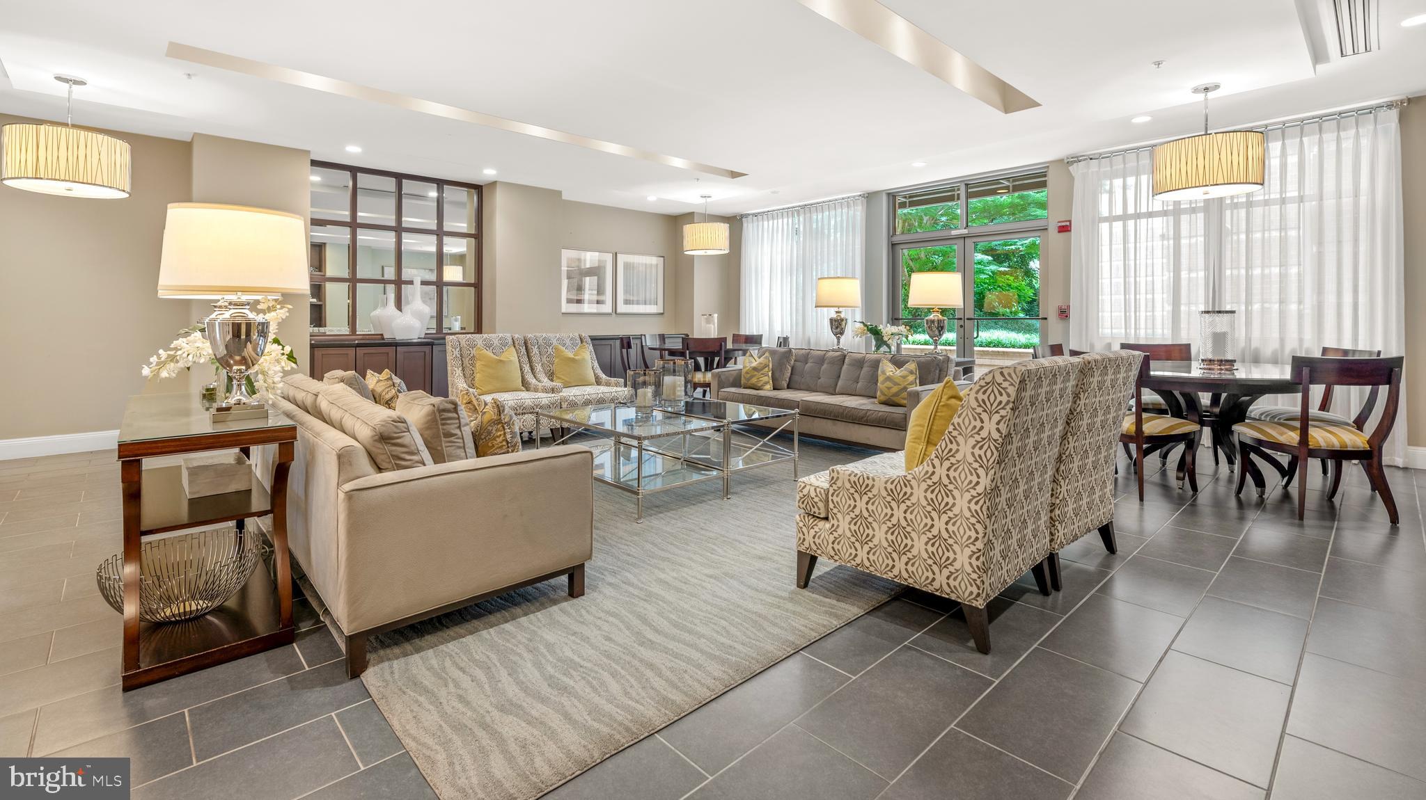SAVOY AT RESTON TOWN CENTER - Residential