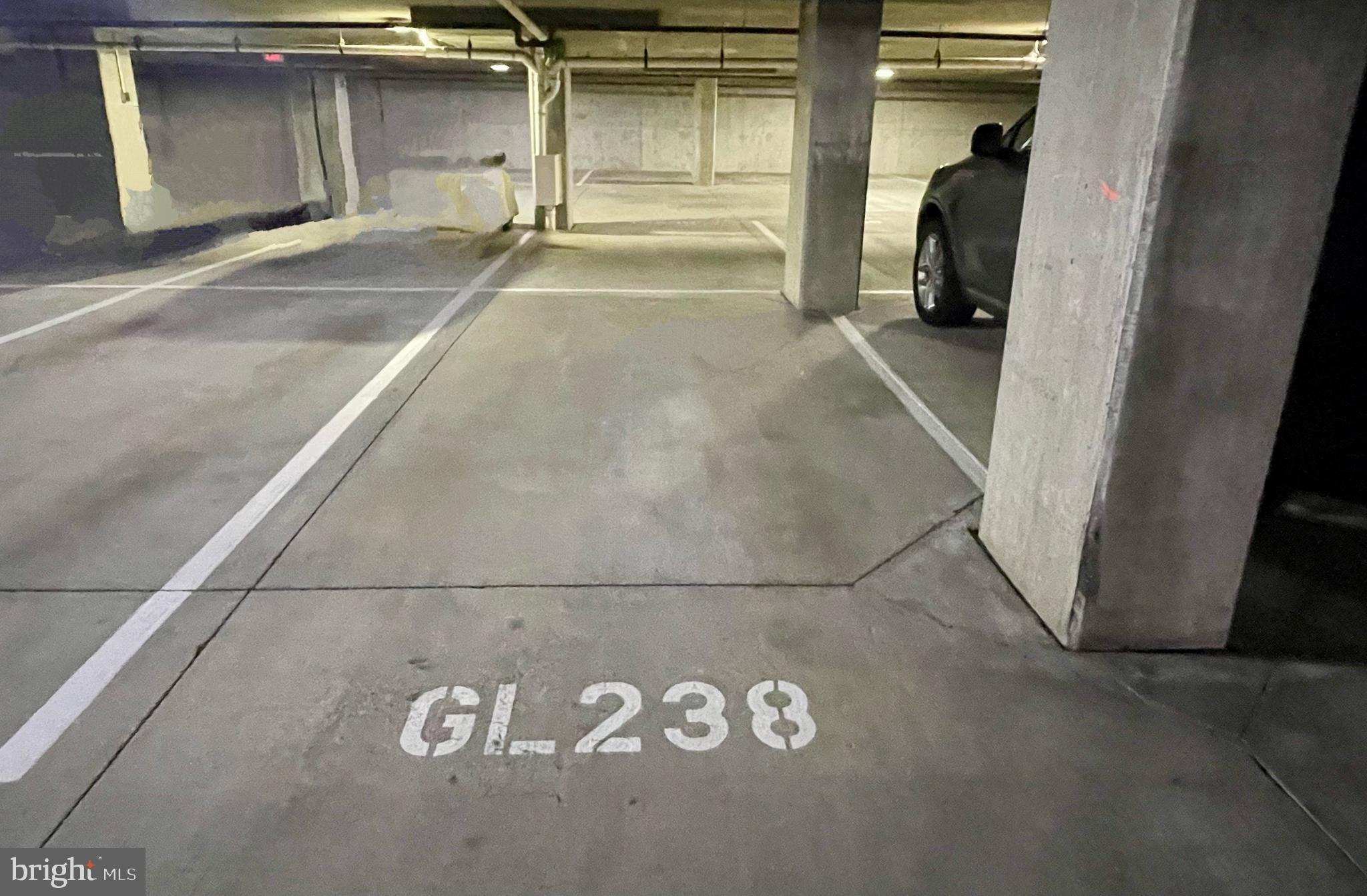 SAVOY AT RESTON TOWN CENTER - Residential