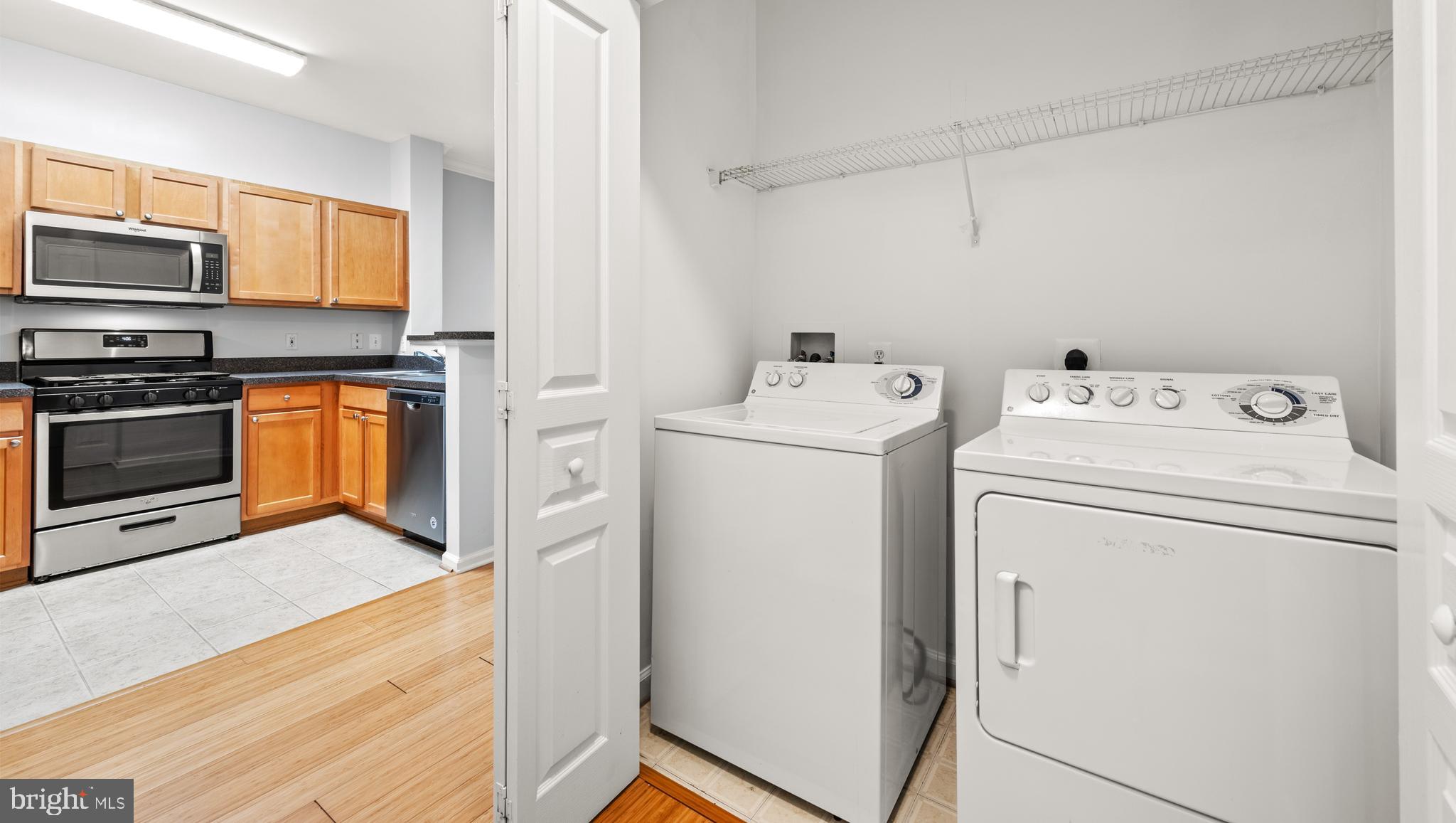 SAVOY AT RESTON TOWN CENTER - Residential