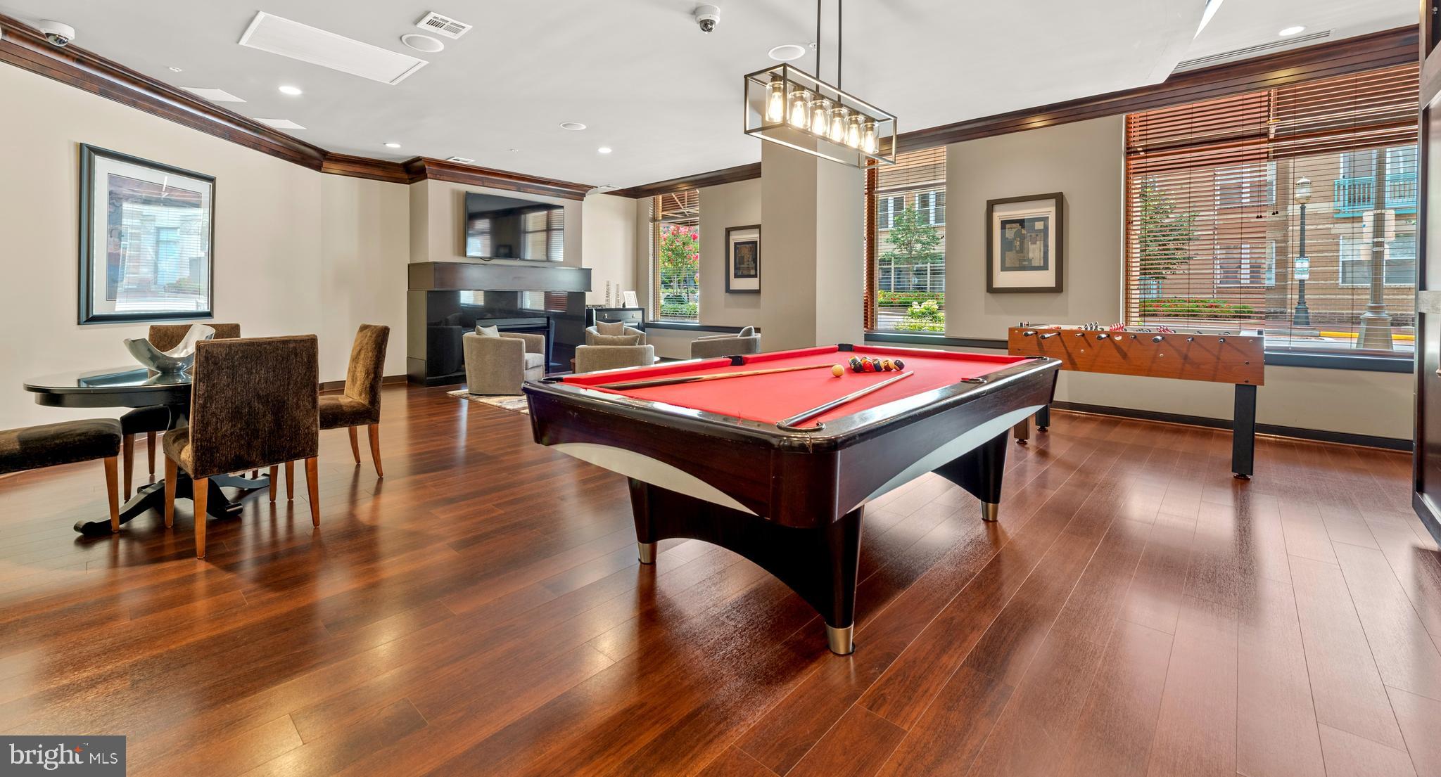 SAVOY AT RESTON TOWN CENTER - Residential