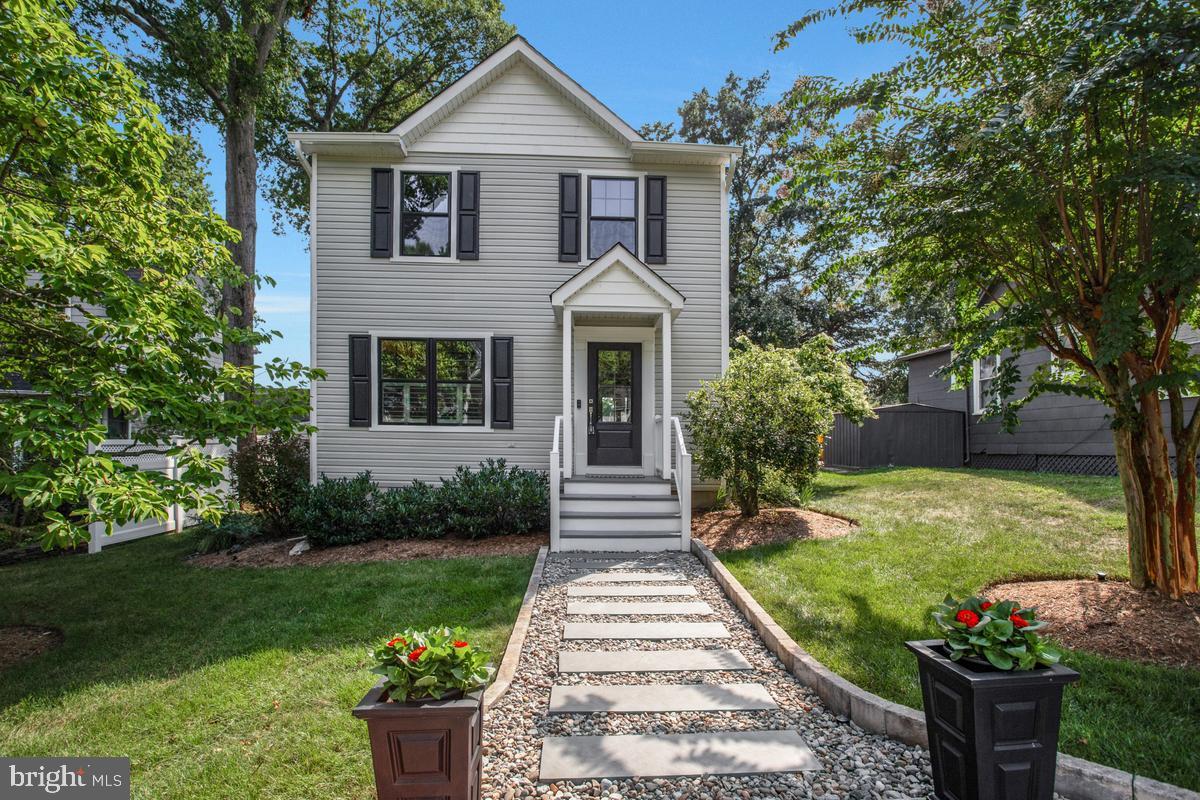 1203 BAY HIGHLANDS DRIVE