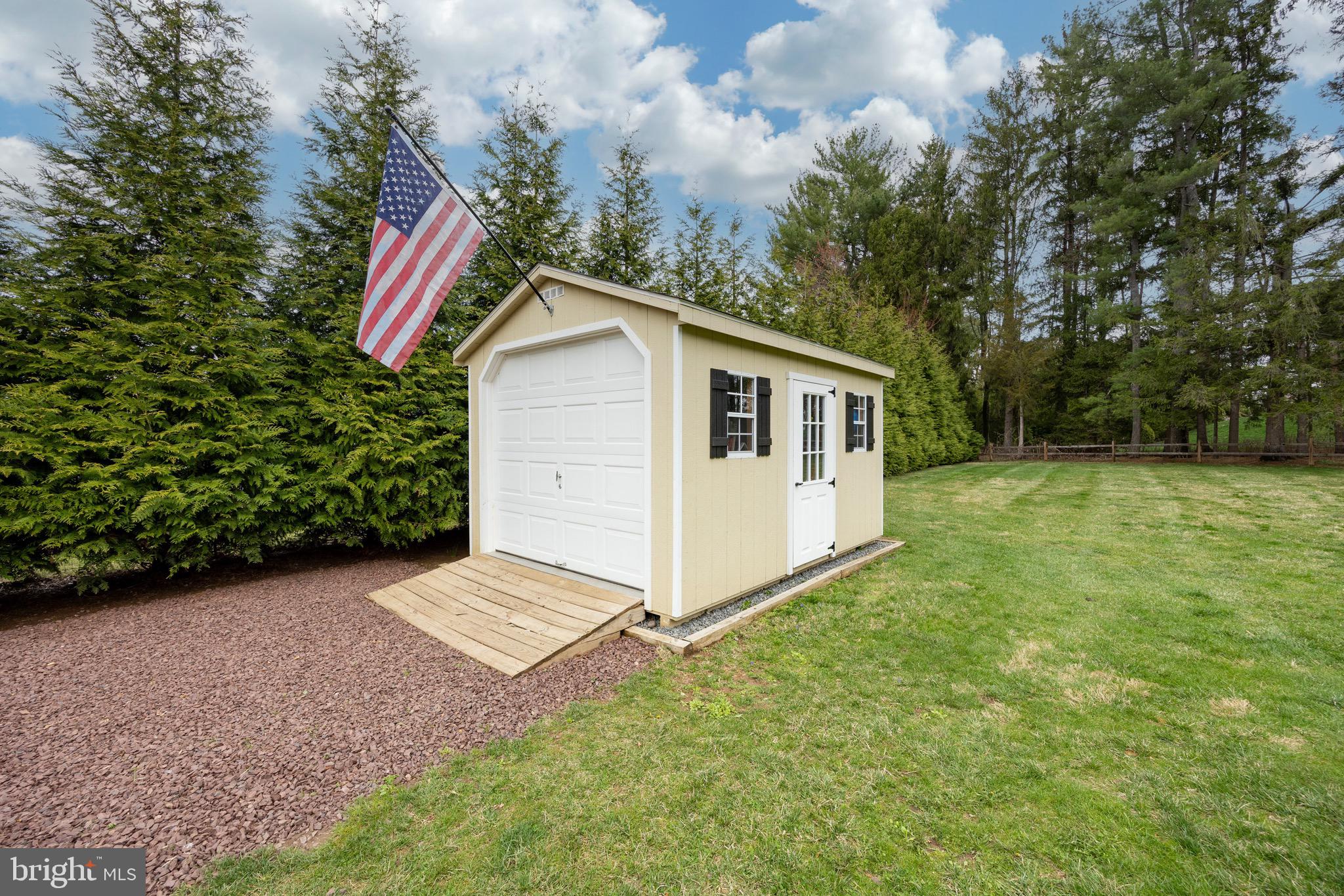 HIDDEN MEADOWS - Residential