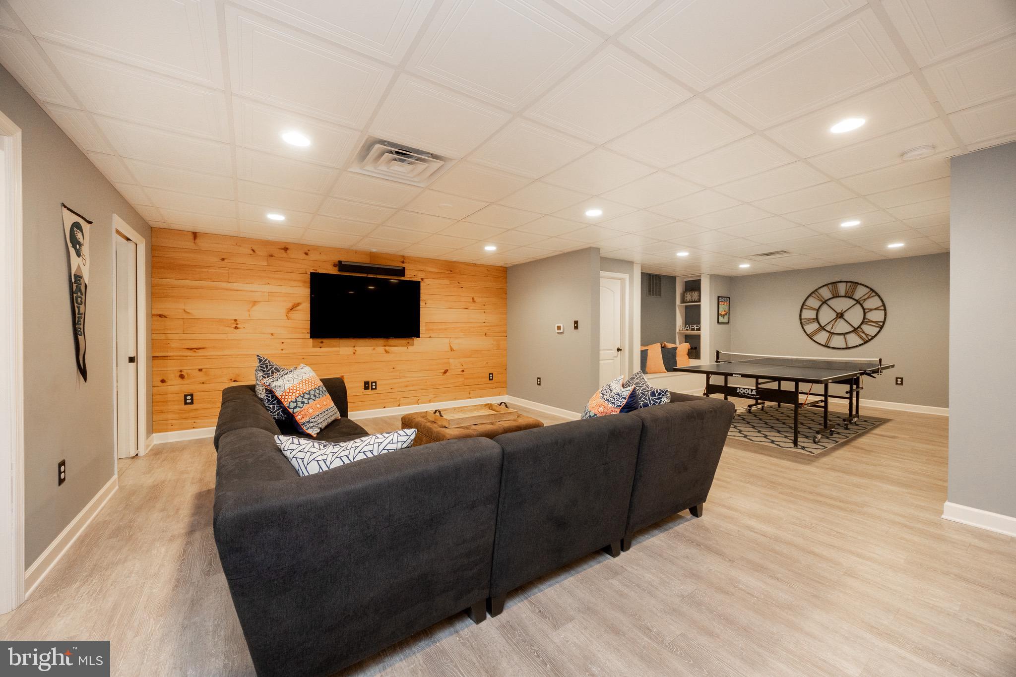 HIDDEN MEADOWS - Residential