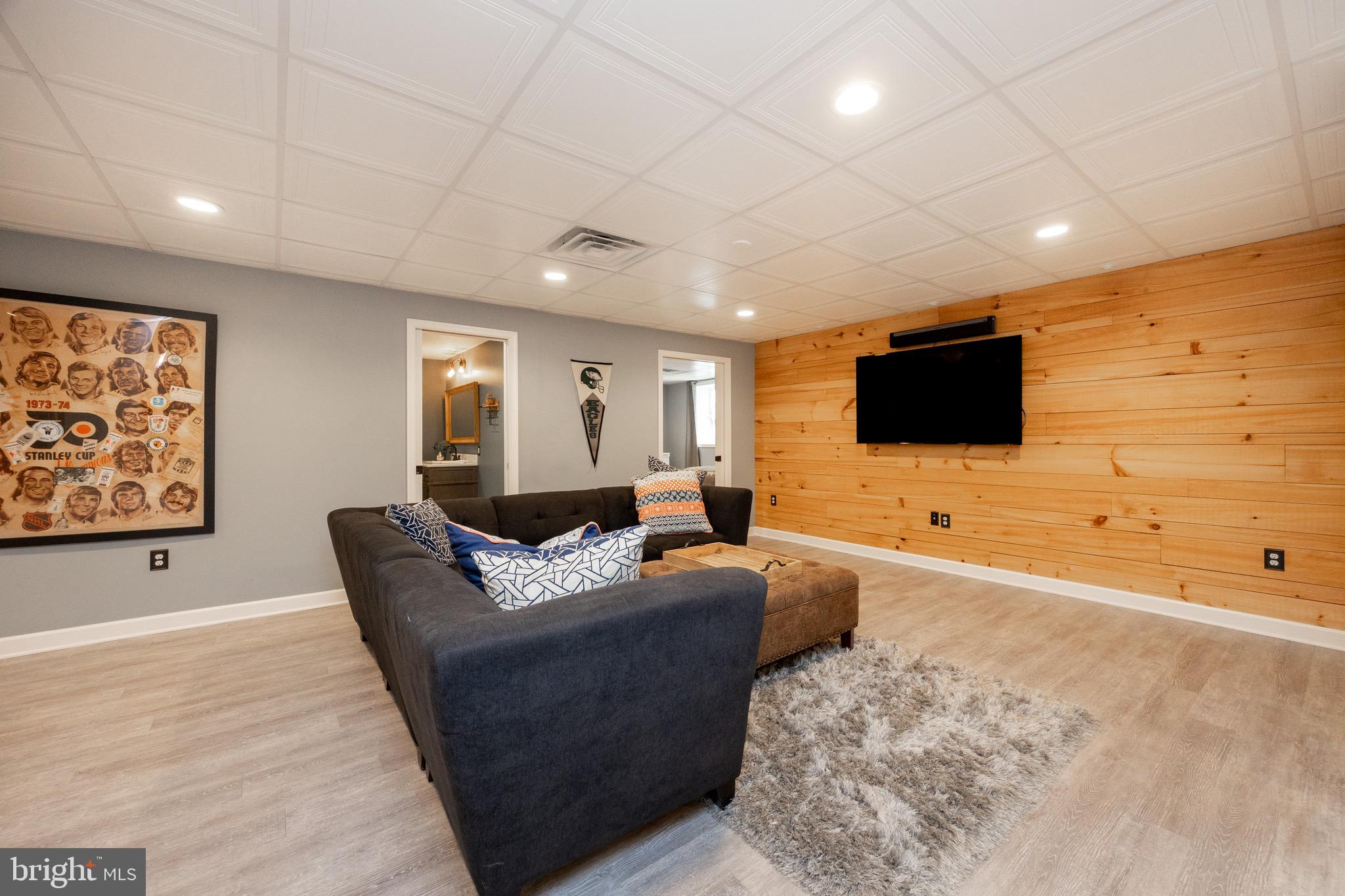 HIDDEN MEADOWS - Residential