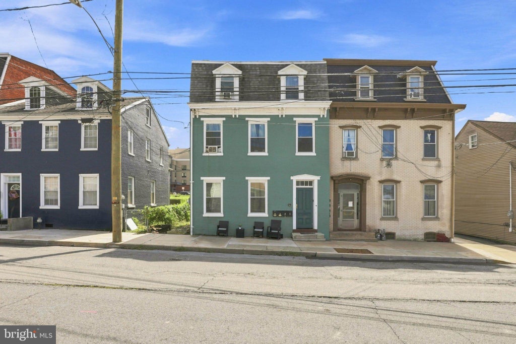 Photo of 152 Walnut Street, COLUMBIA, PA 17512 (MLS # PALA2095260)