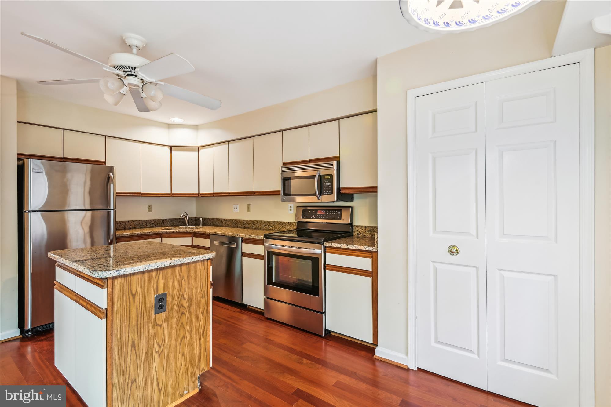 HUNT MEADOW - Residential
