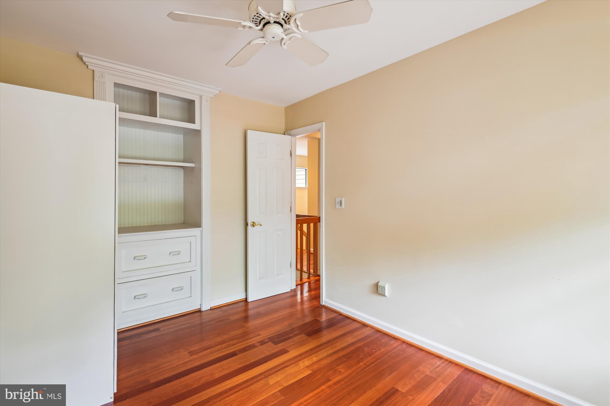 HUNT MEADOW - Residential