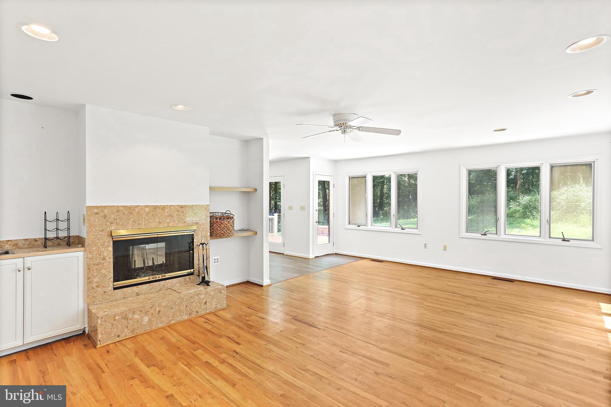 TRIADELPHIA WOODS - Residential