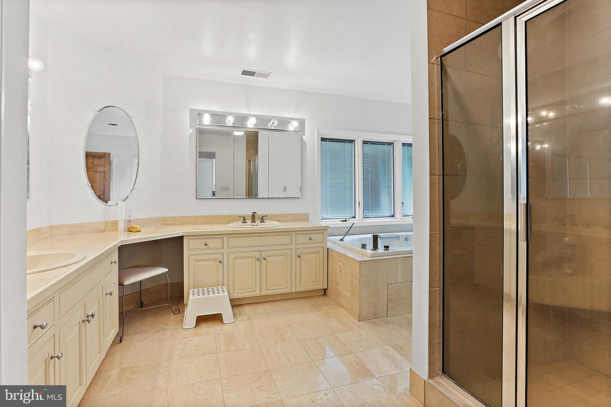 TRIADELPHIA WOODS - Residential