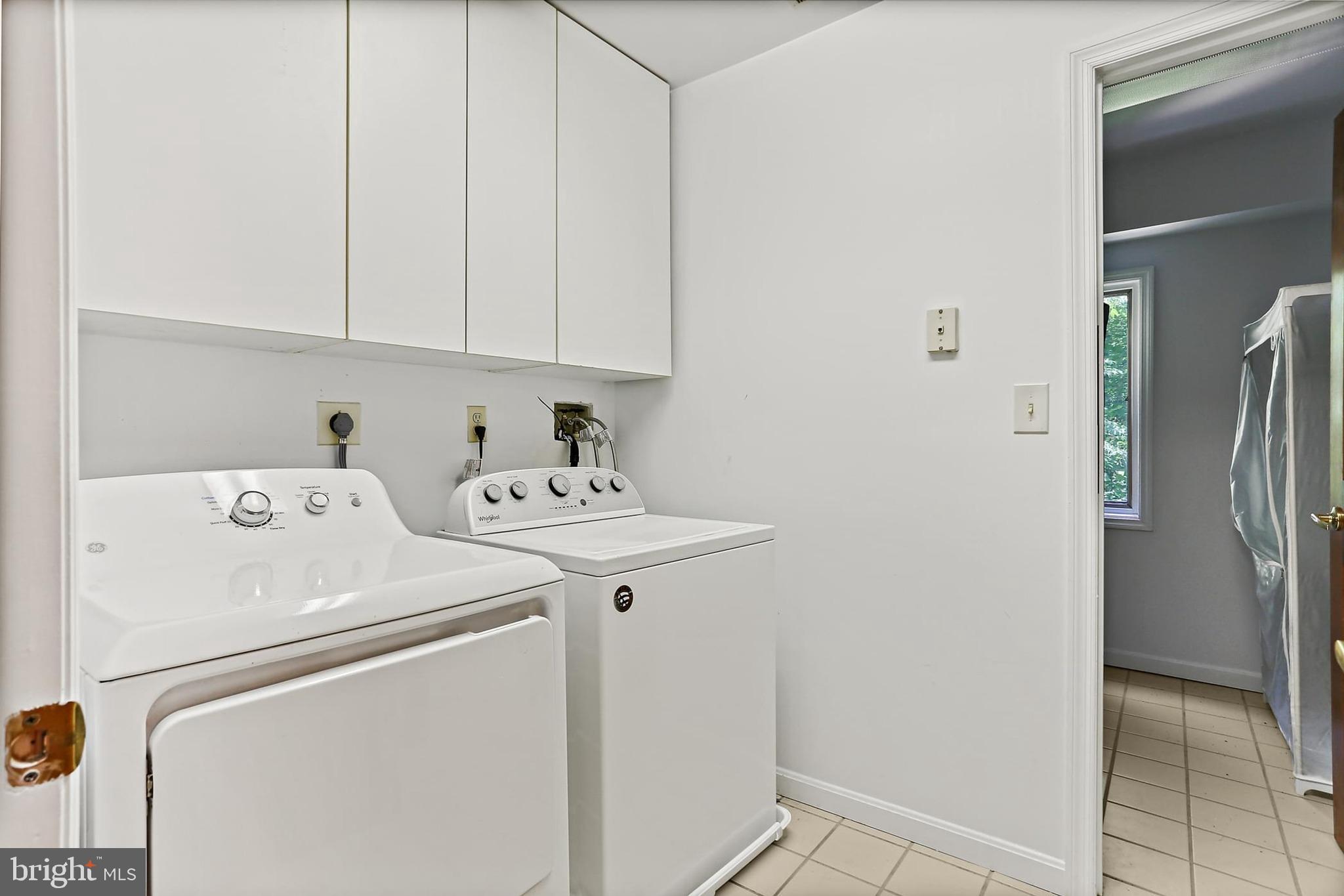 TRIADELPHIA WOODS - Residential