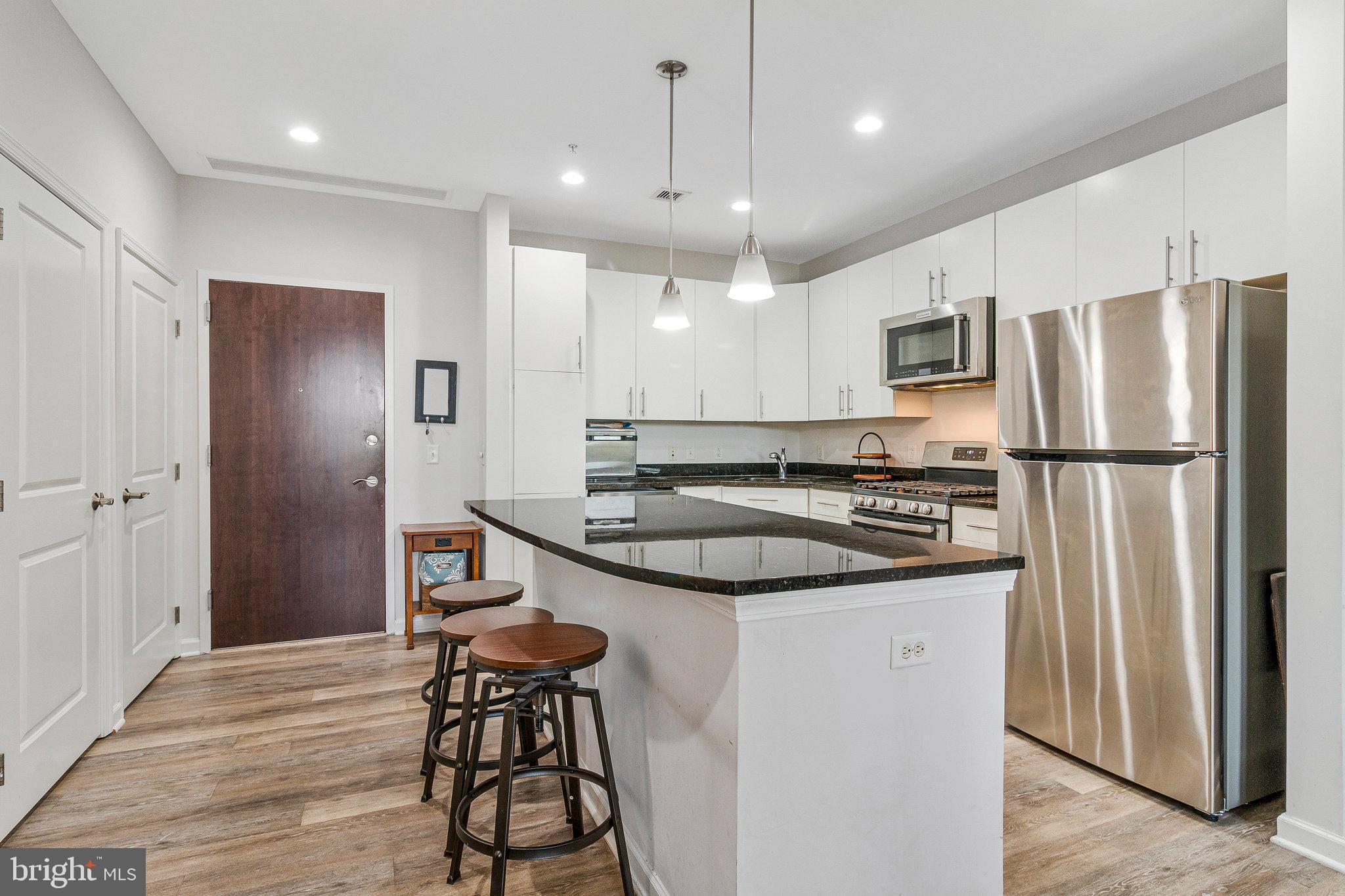 444 W BROAD STREET 401
