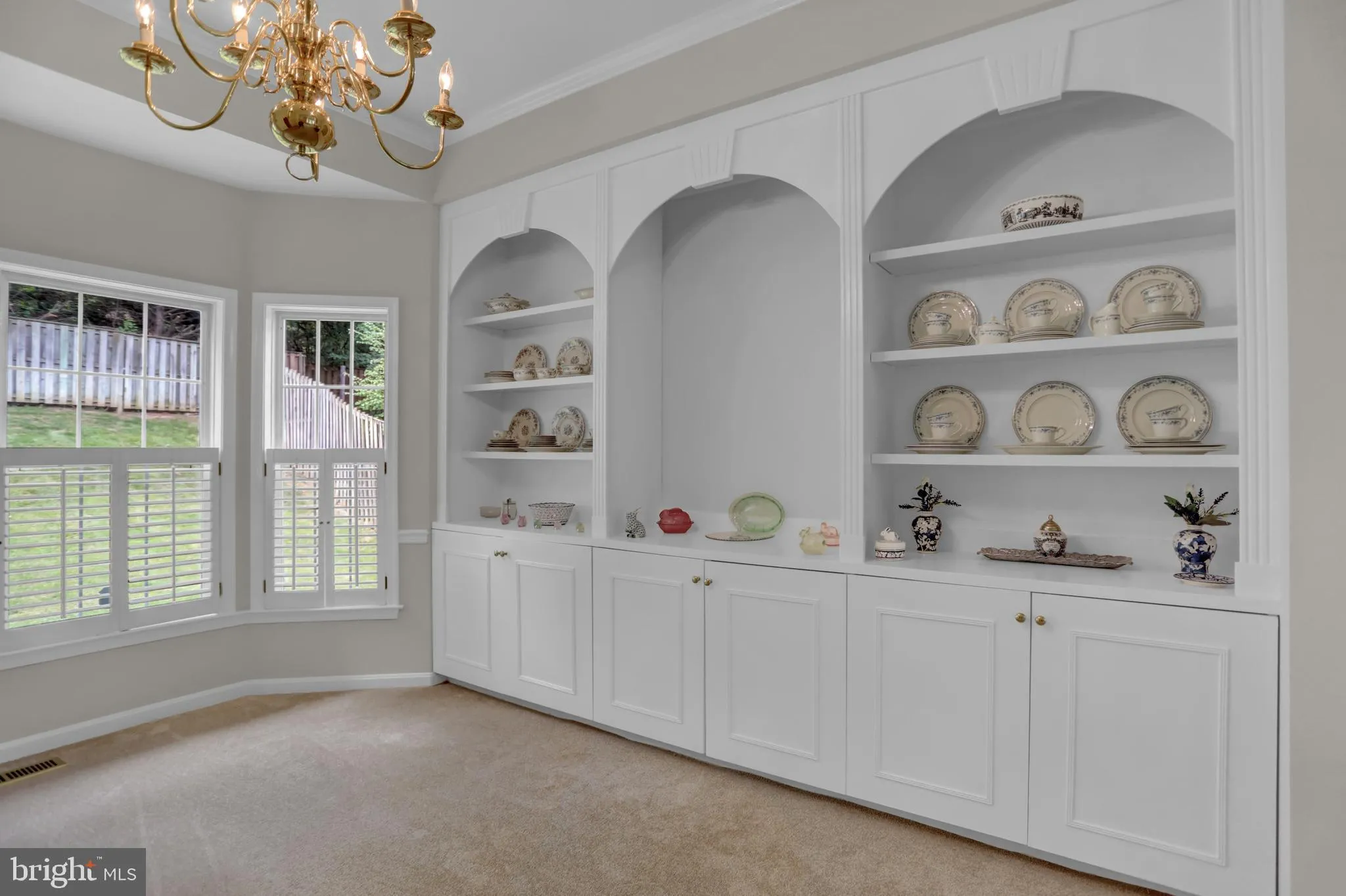 Lutherville Timonium, Maryland 21093, United States, 4 Bedrooms Bedrooms, ,4 BathroomsBathrooms,Residential,Contingent,142009