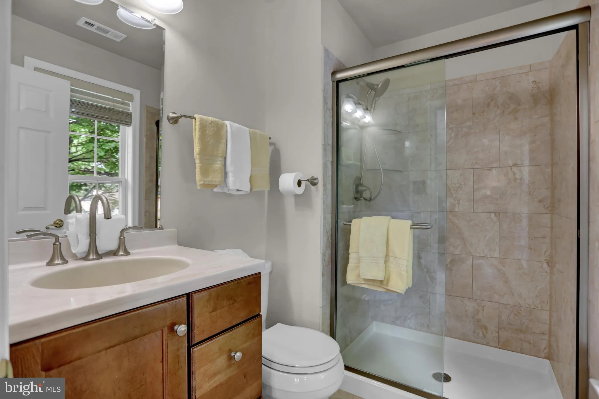 Lutherville Timonium, Maryland 21093, United States, 4 Bedrooms Bedrooms, ,4 BathroomsBathrooms,Residential,Contingent,142009