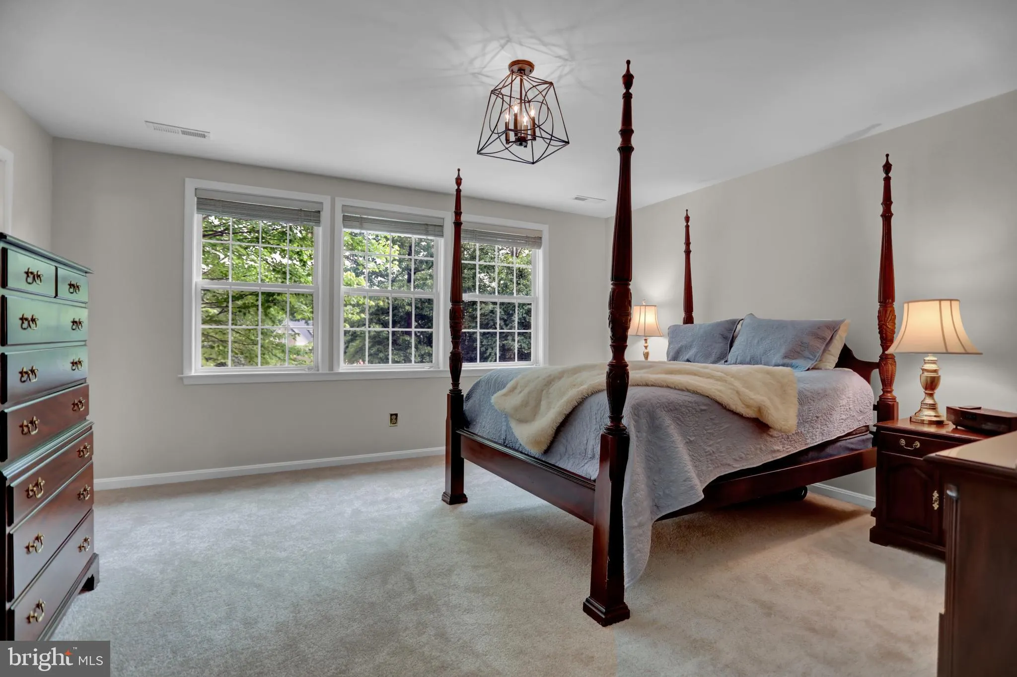 Lutherville Timonium, Maryland 21093, United States, 4 Bedrooms Bedrooms, ,4 BathroomsBathrooms,Residential,Contingent,142009