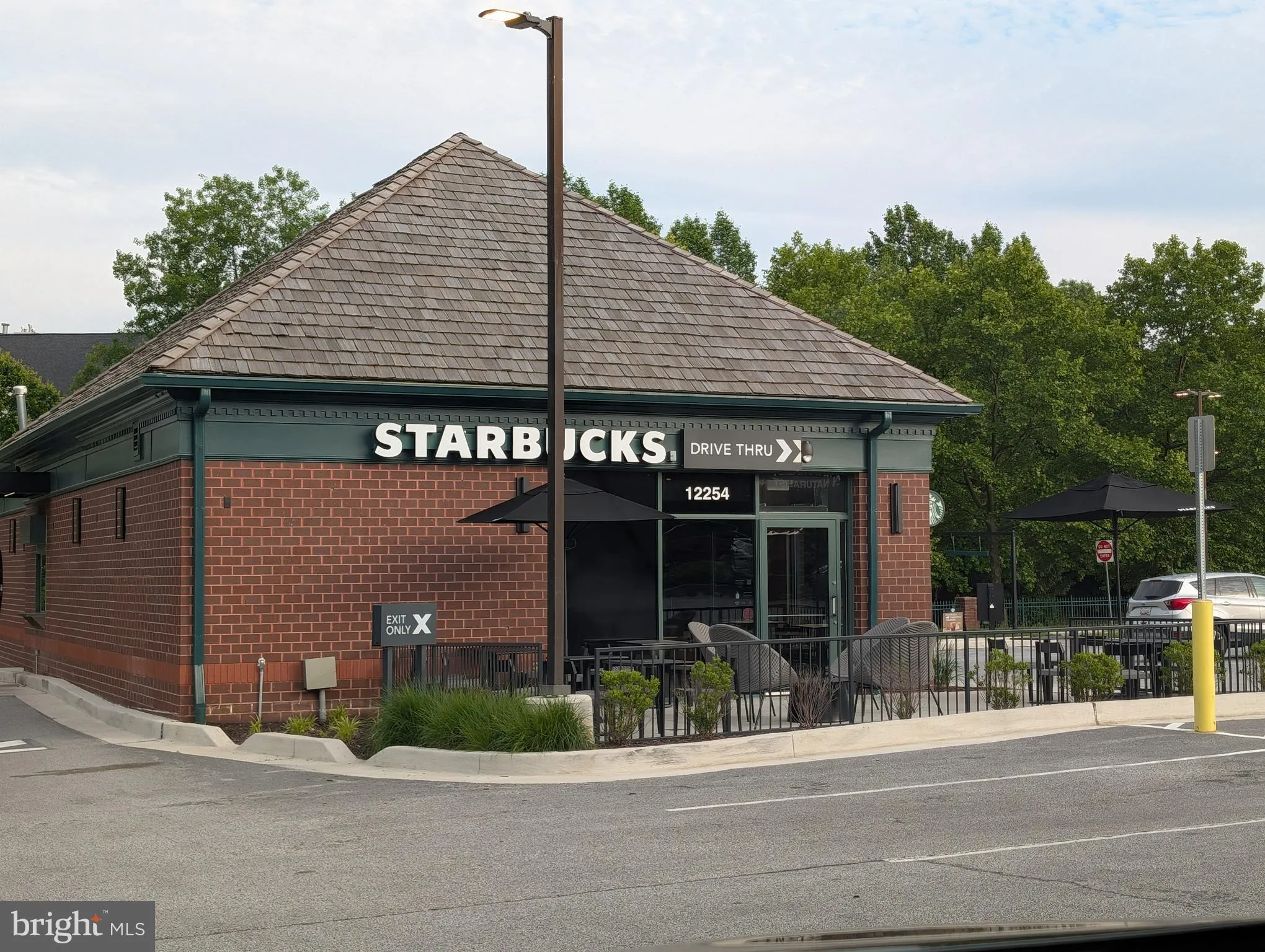 Lutherville Timonium, Maryland 21093, United States, 4 Bedrooms Bedrooms, ,4 BathroomsBathrooms,Residential,Contingent,142009