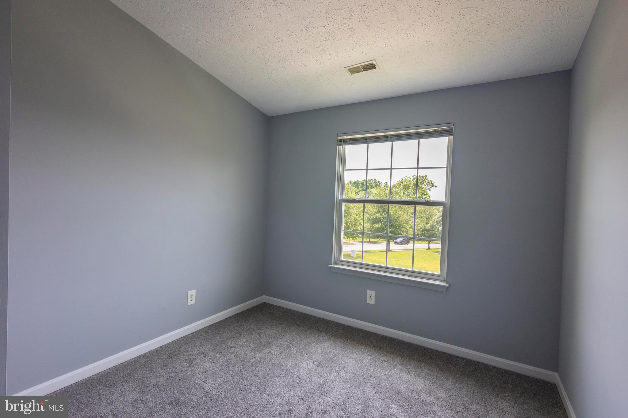 CONSTANT FRIENDSHIP - Residential Lease