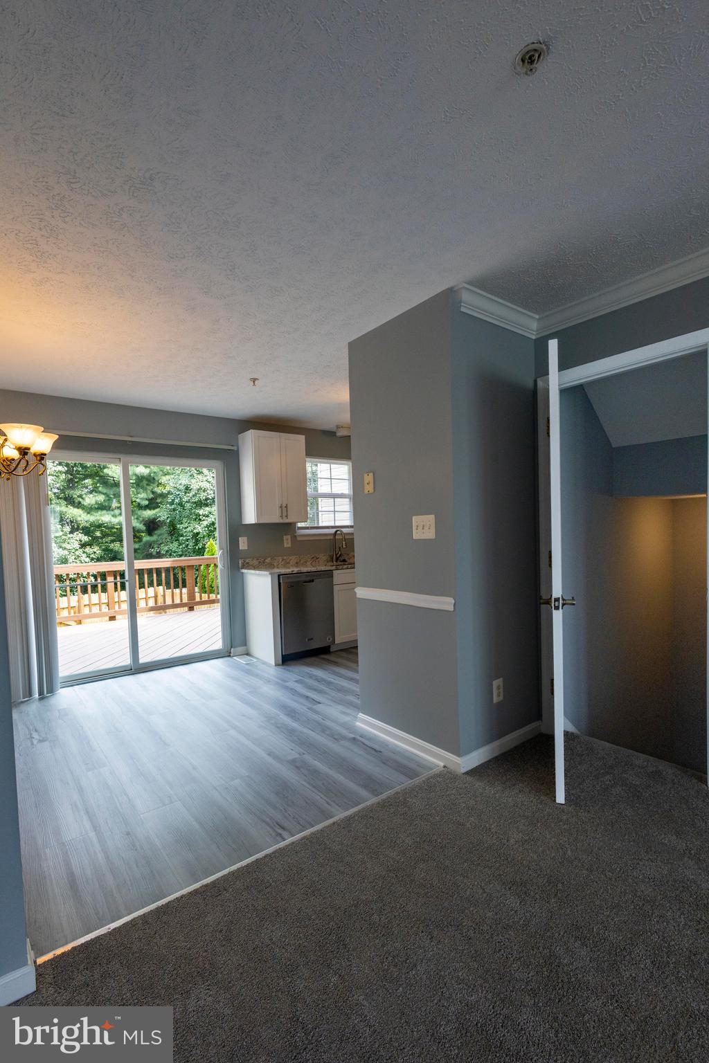 CONSTANT FRIENDSHIP - Residential Lease