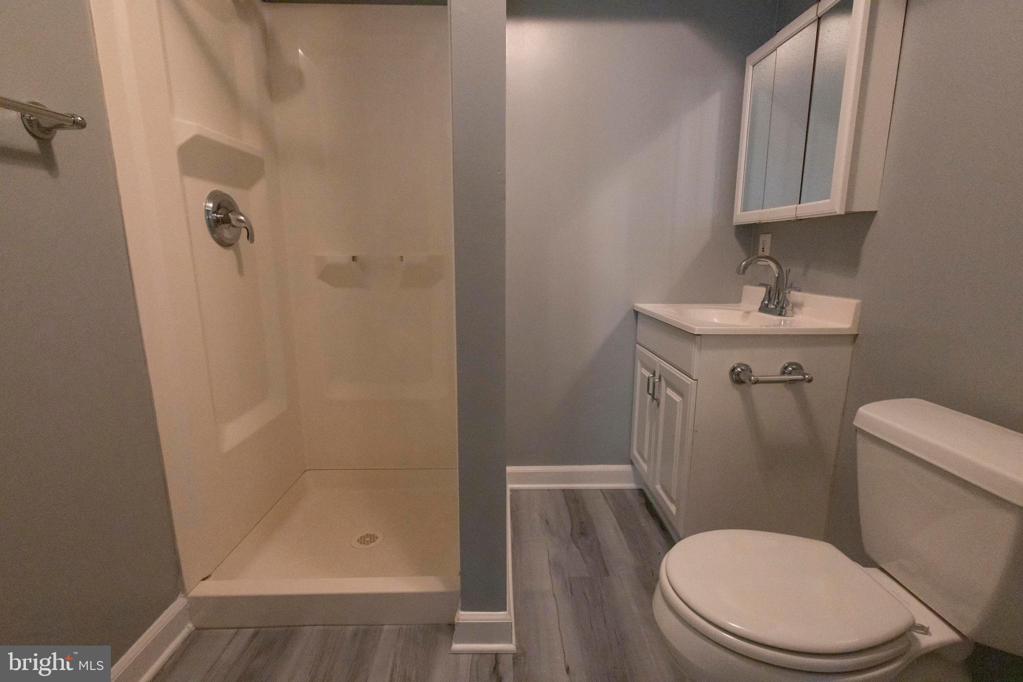 CONSTANT FRIENDSHIP - Residential Lease