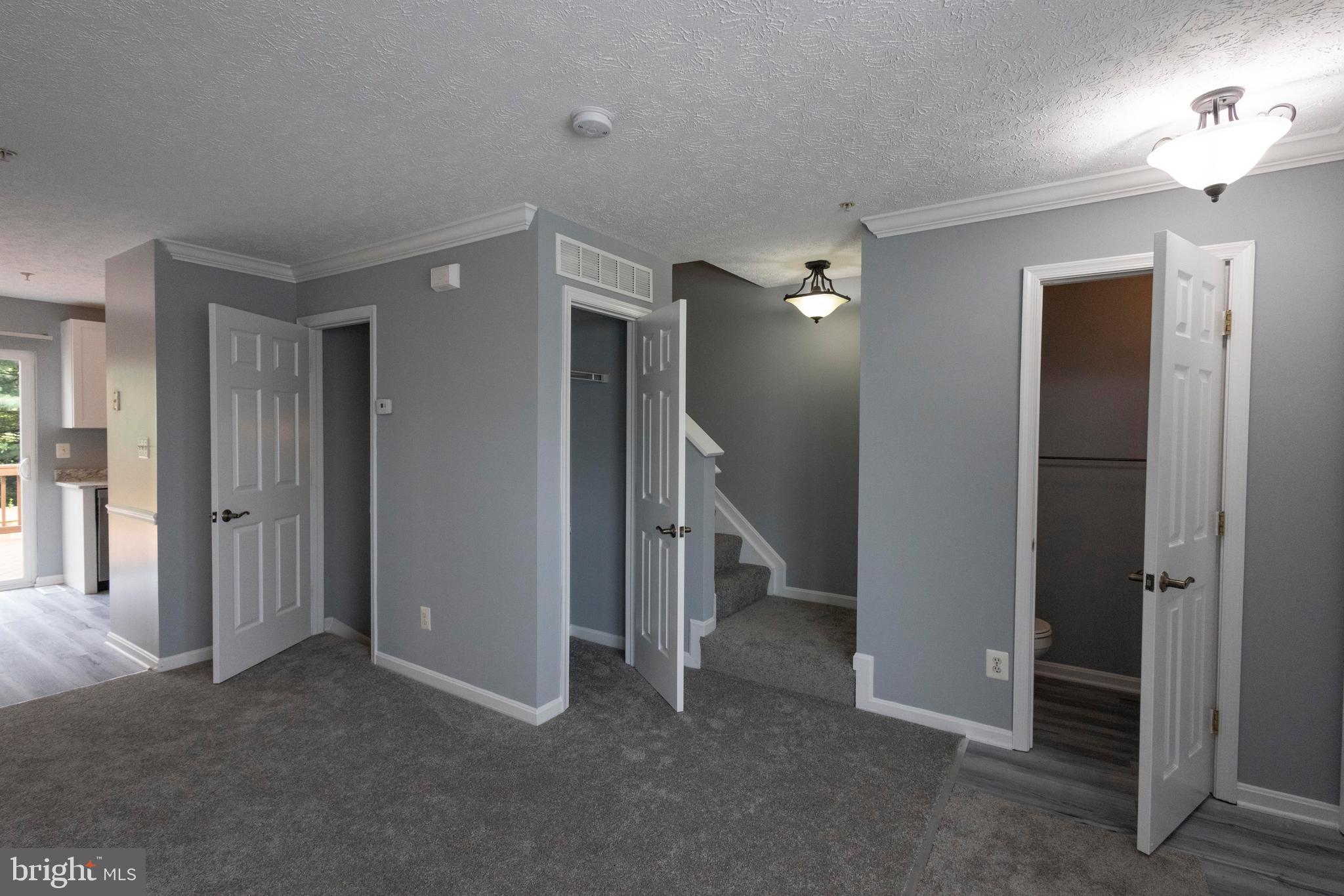 CONSTANT FRIENDSHIP - Residential Lease