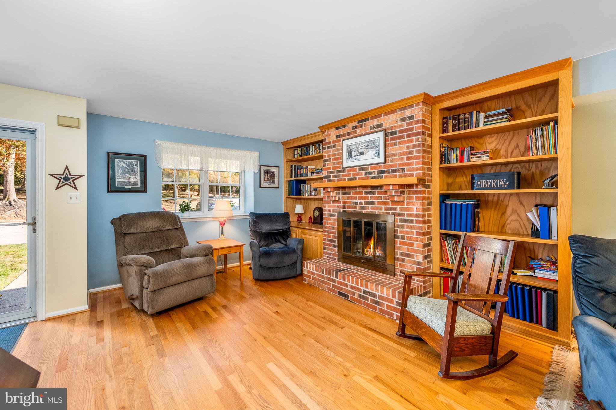 3003 DORIS COURT