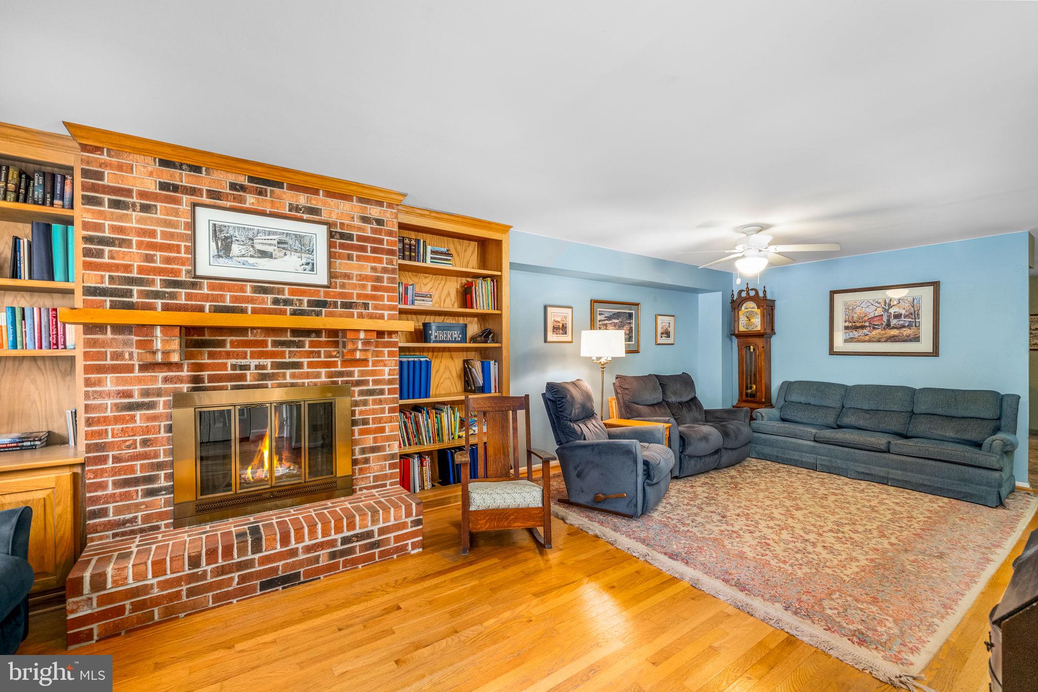 3003 DORIS COURT