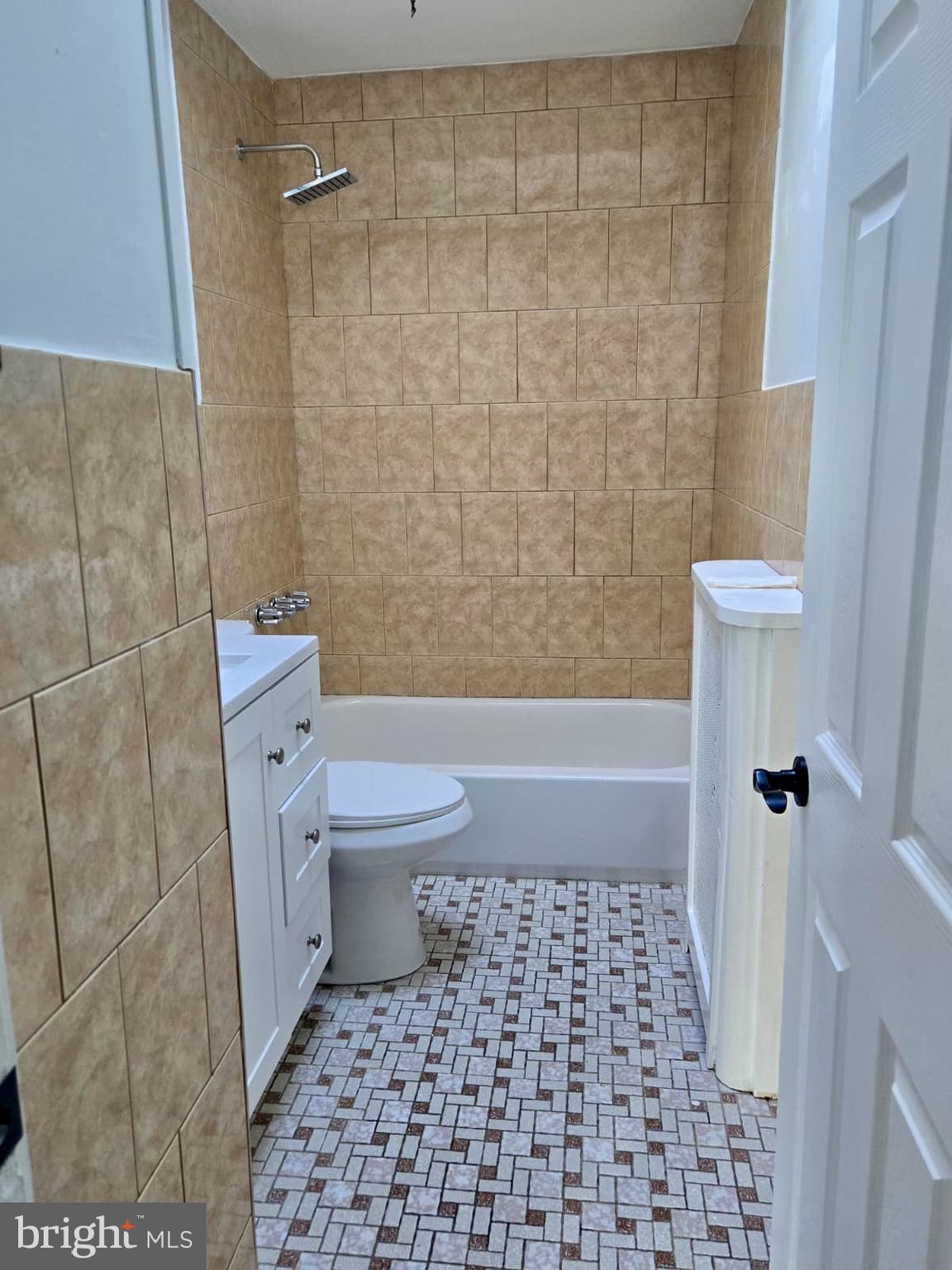 HOLMESBURG - Residential Lease